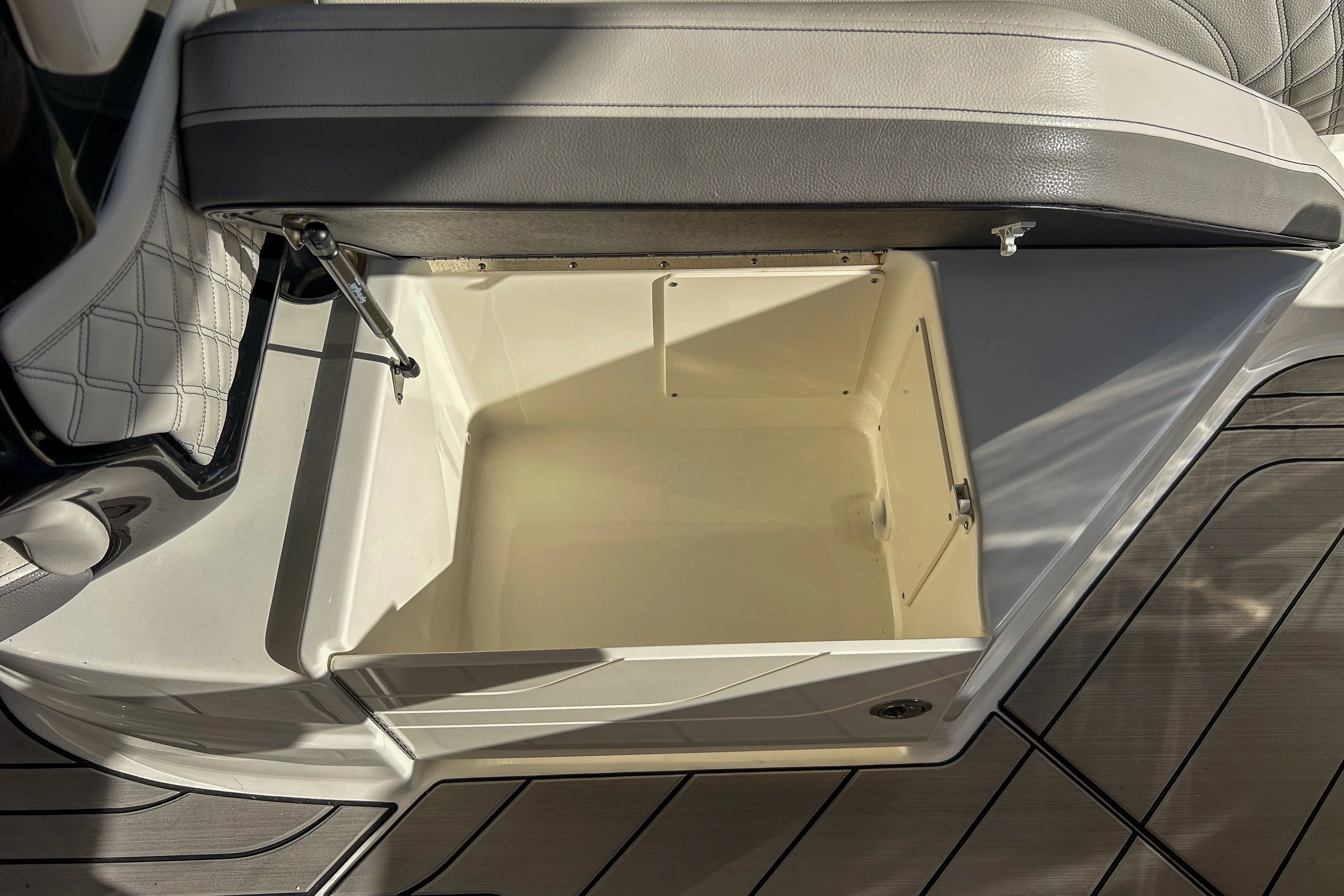 2023 Sea Ray 260 SLX OB Image Thumbnail #35