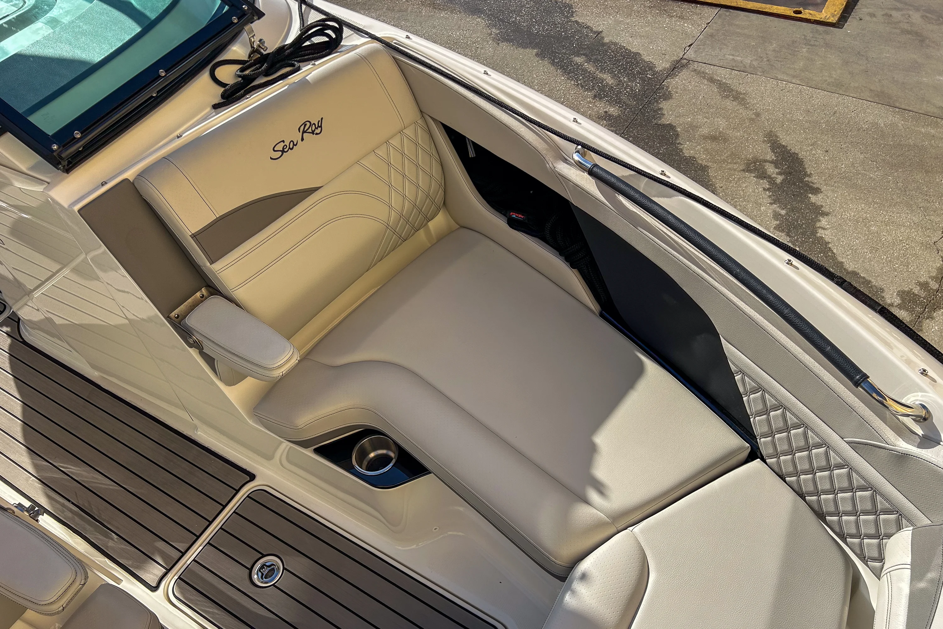 2023 Sea Ray 260 SLX OB Image Thumbnail #30