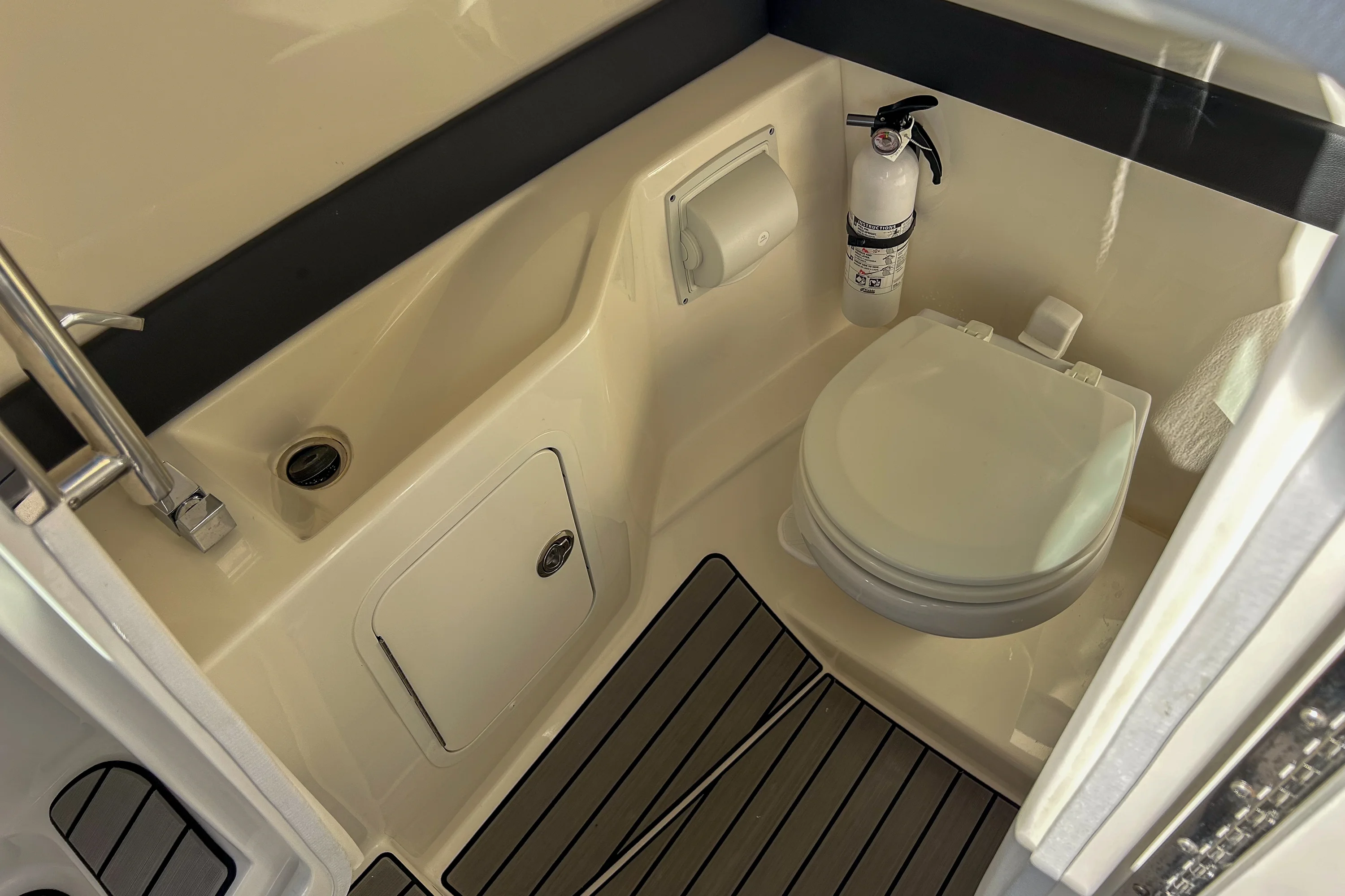 2023 Sea Ray 260 SLX OB Image Thumbnail #34