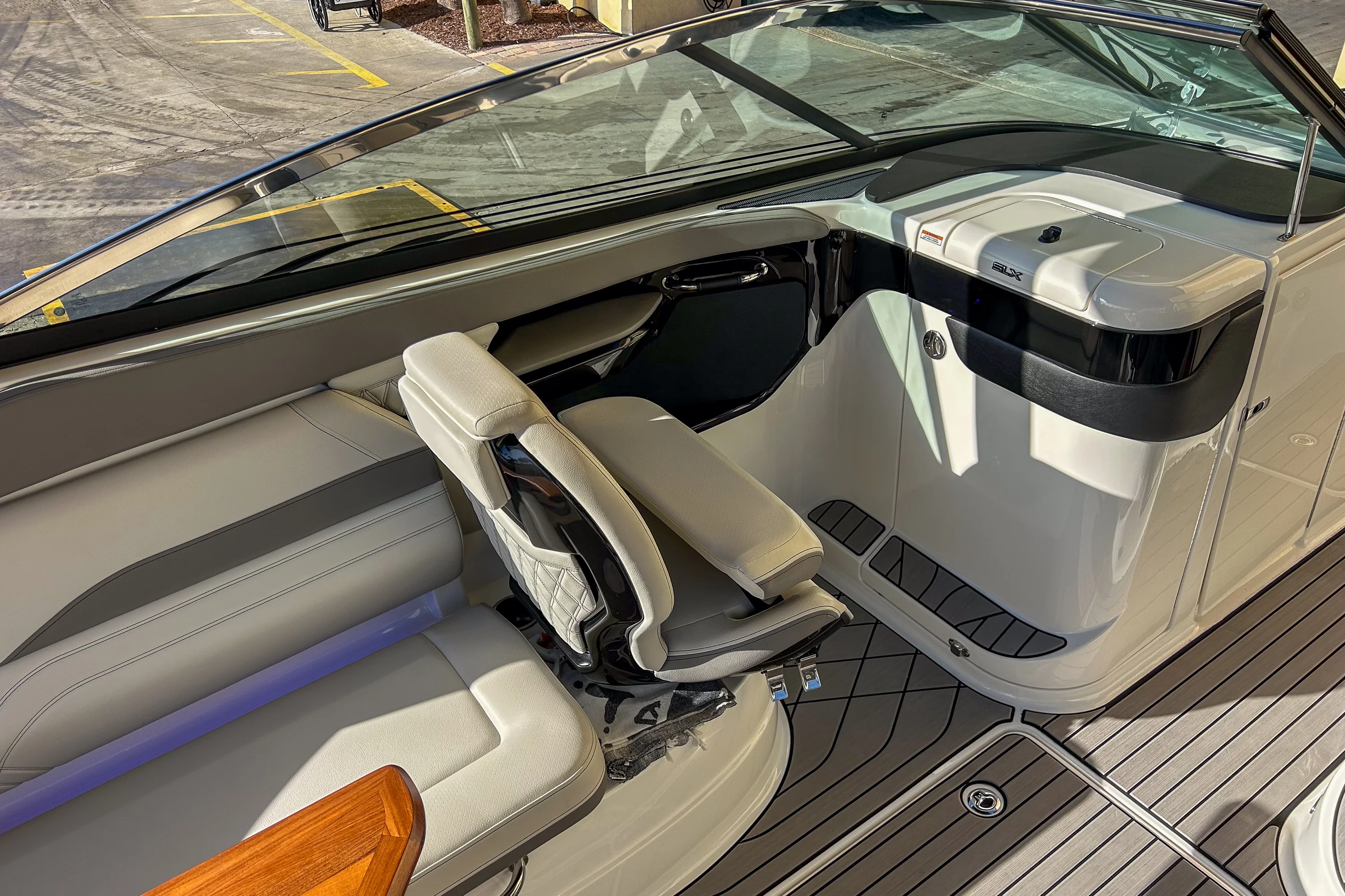 2023 Sea Ray 260 SLX OB Image Thumbnail #26