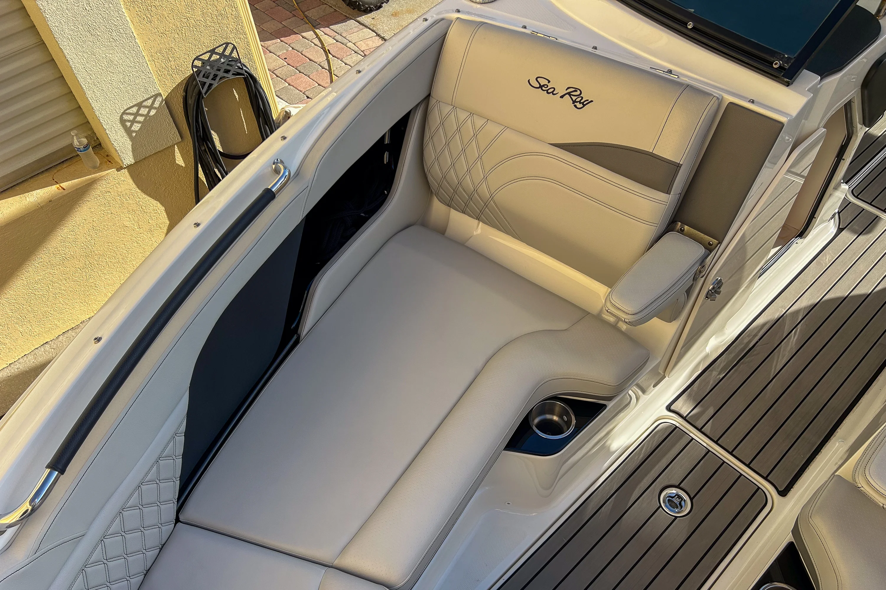 2023 Sea Ray 260 SLX OB Image Thumbnail #29