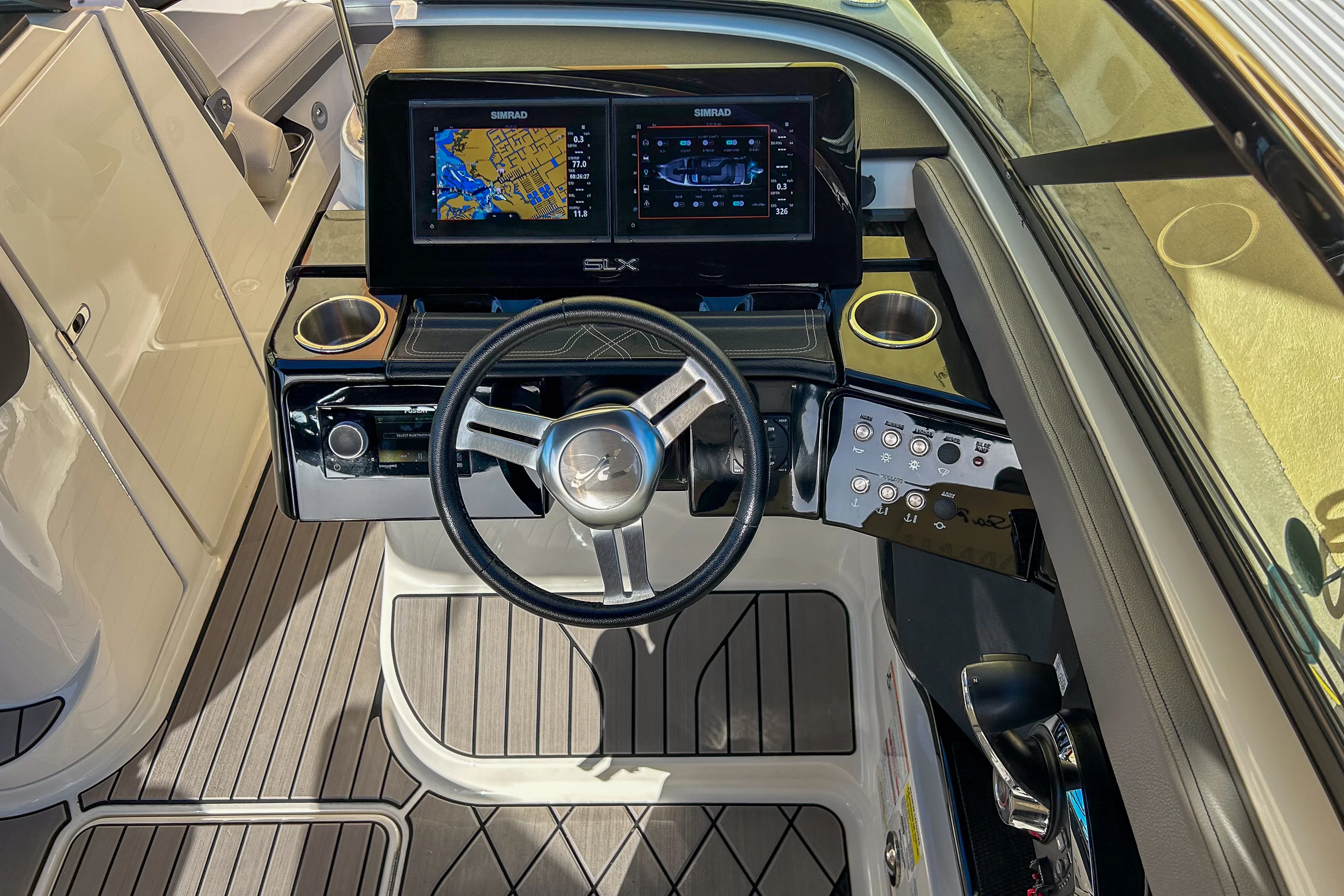 2023 Sea Ray 260 SLX OB Image Thumbnail #14