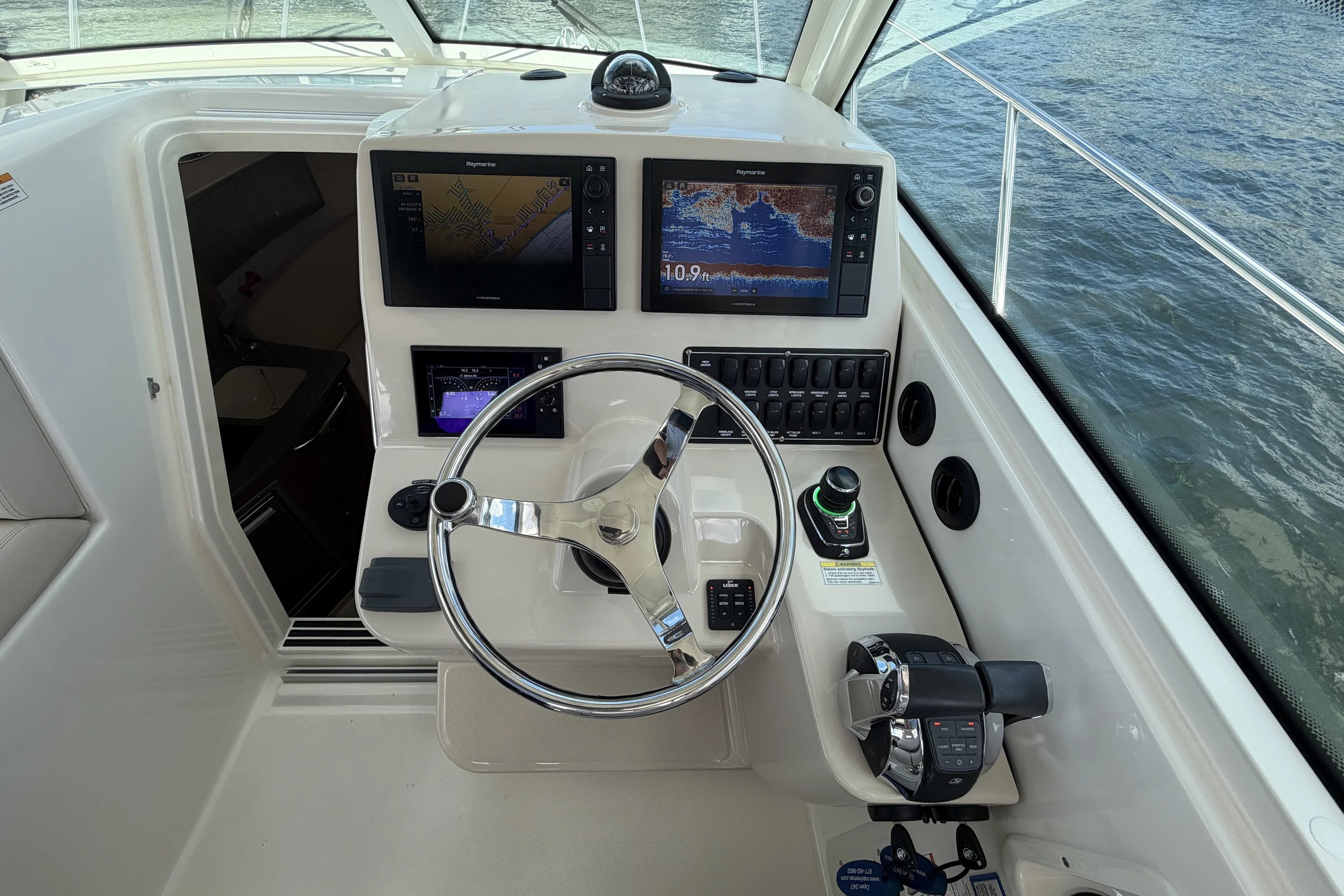 2019 Boston Whaler 315 CONQUEST Image Thumbnail #24