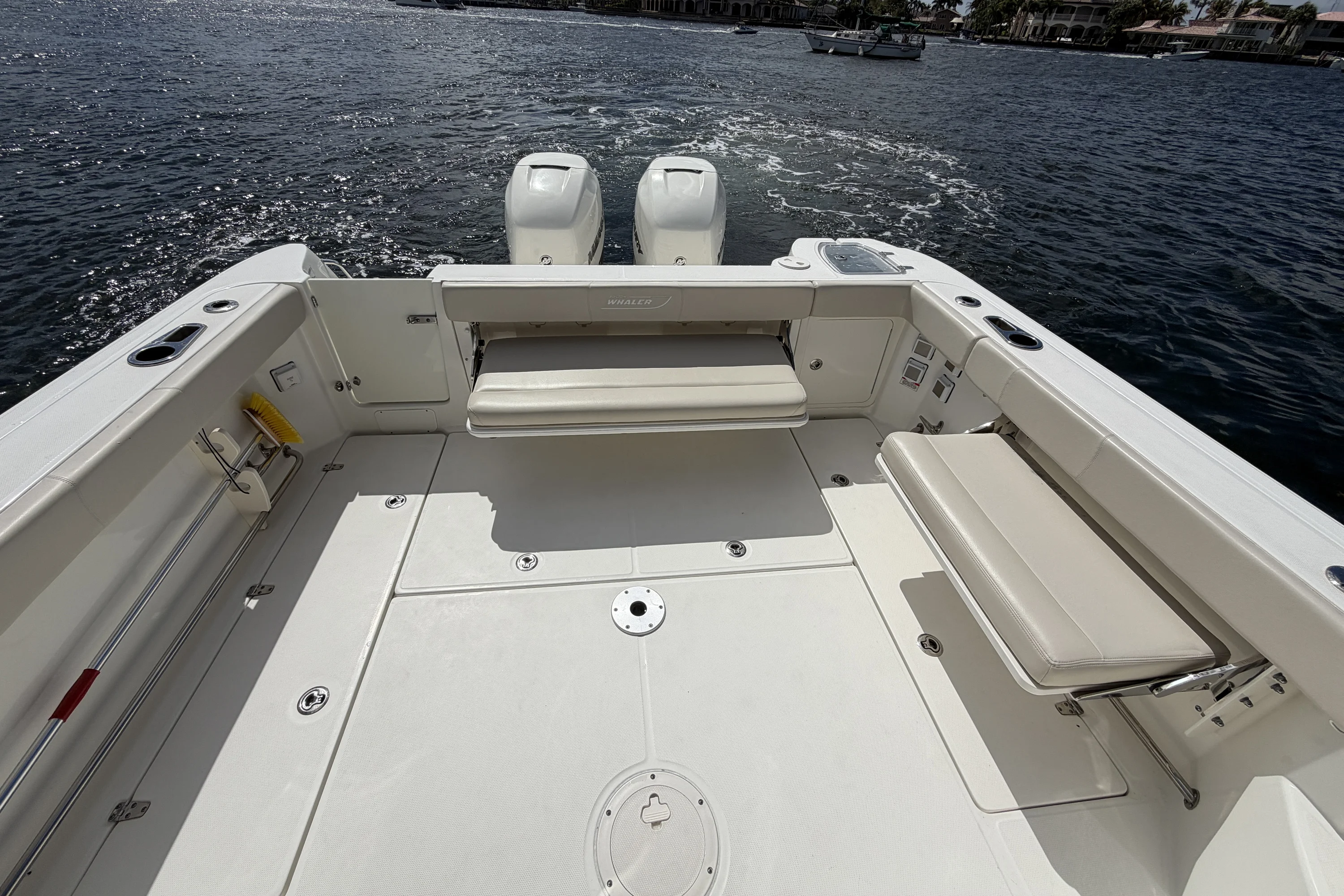 2019 Boston Whaler 315 CONQUEST Image Thumbnail #18