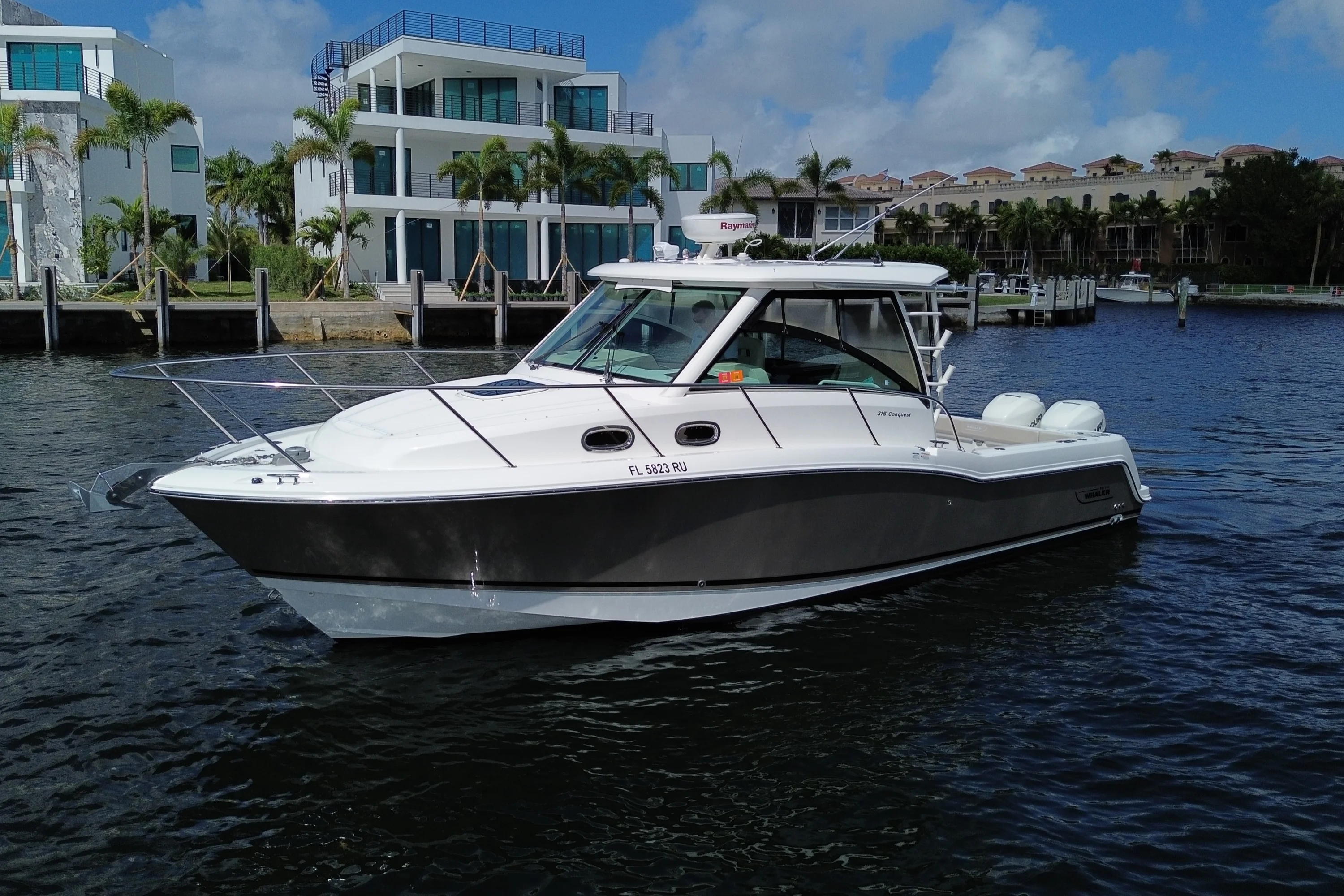 2019 Boston Whaler 315 CONQUEST Image Thumbnail #10