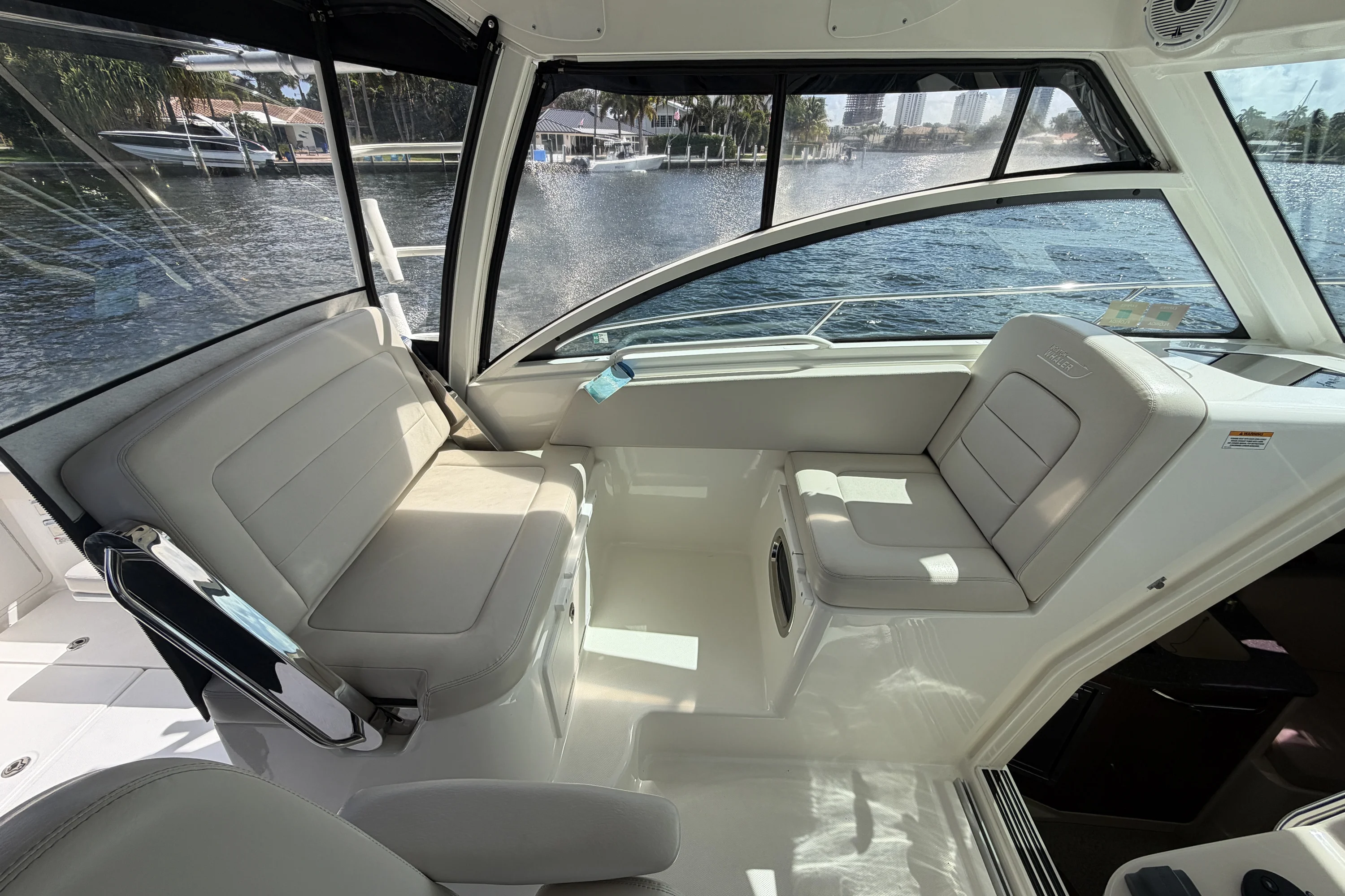 2019 Boston Whaler 315 CONQUEST Image Thumbnail #20