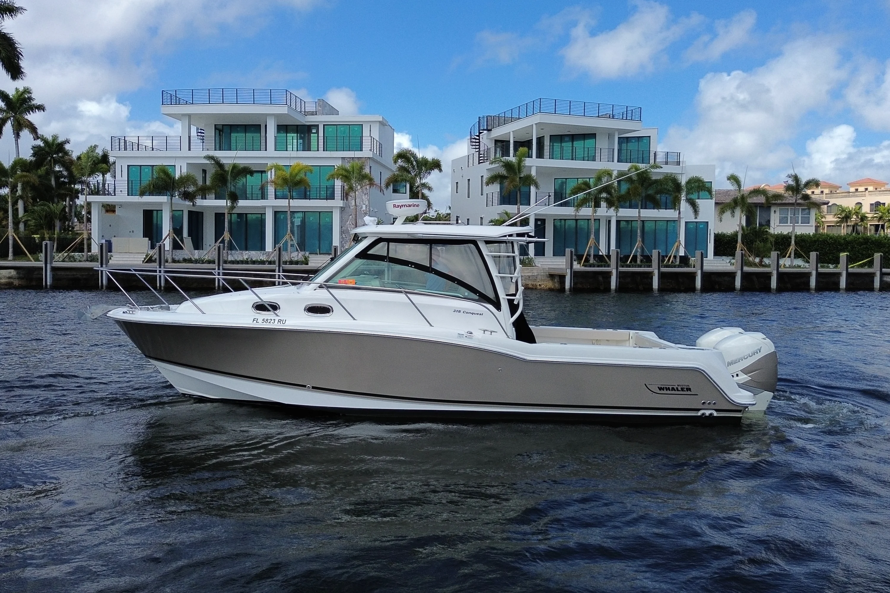 2019 Boston Whaler 315 CONQUEST Image Thumbnail #8