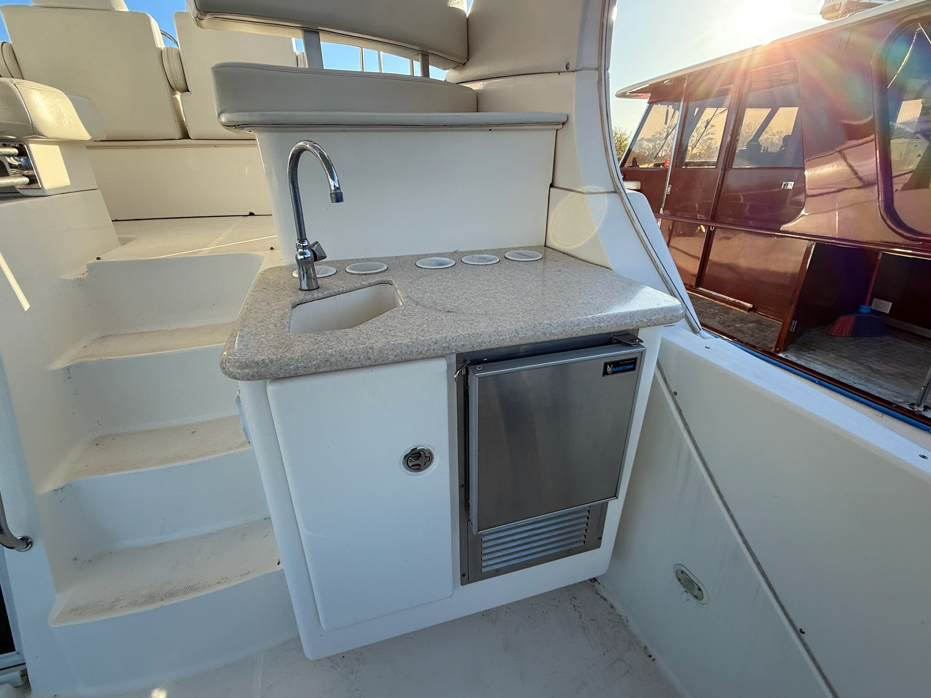 2004 Silverton 39 MOTOR YACHT Image Thumbnail #7