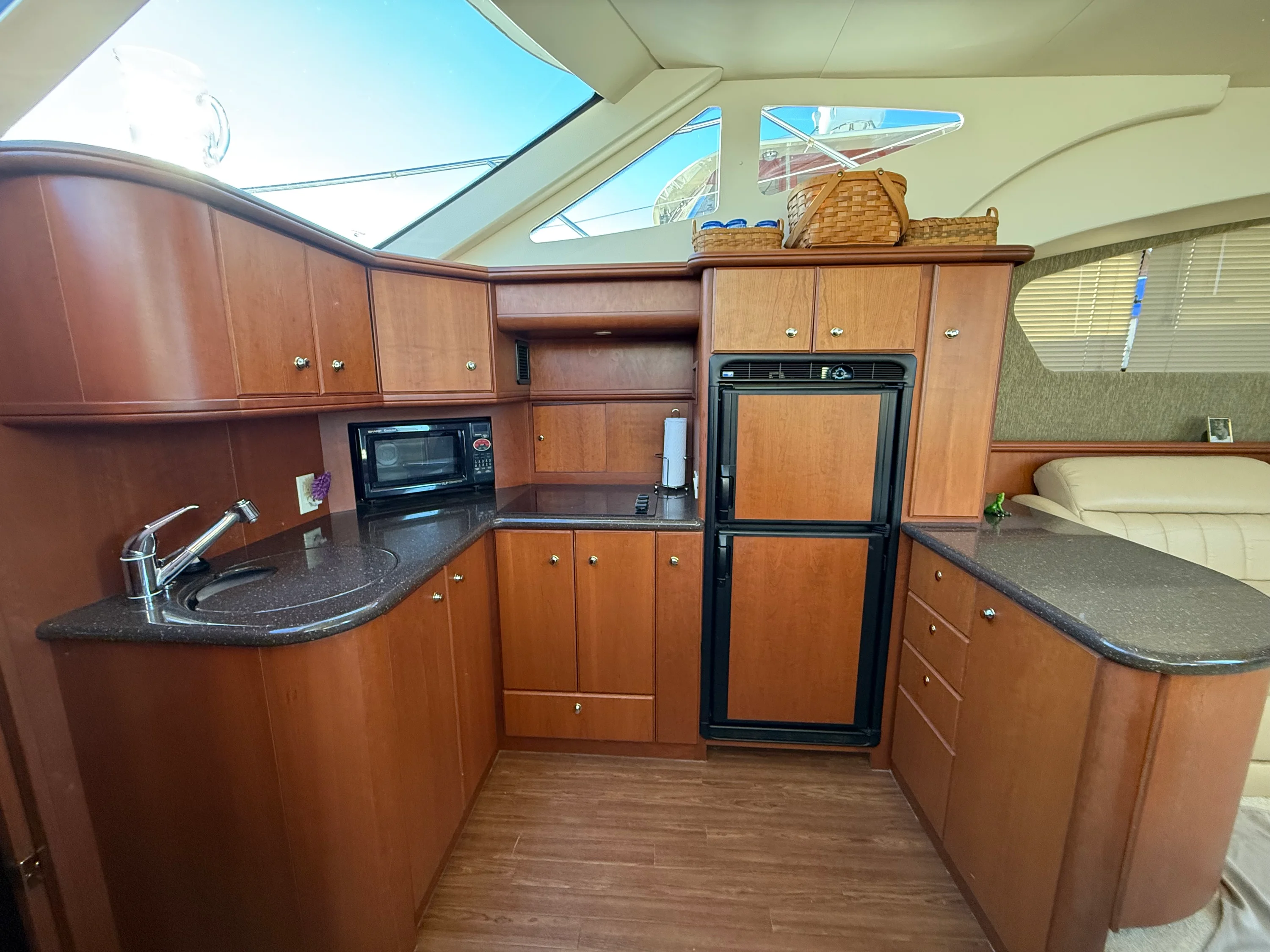 2004 Silverton 39 MOTOR YACHT Image Thumbnail #18