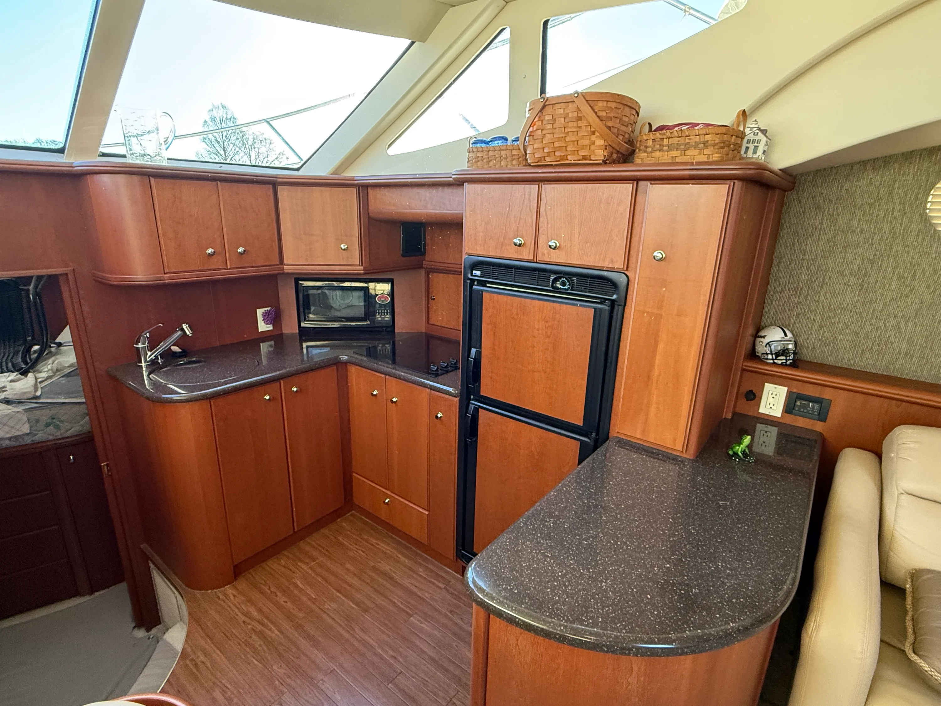 2004 Silverton 39 MOTOR YACHT Image Thumbnail #17