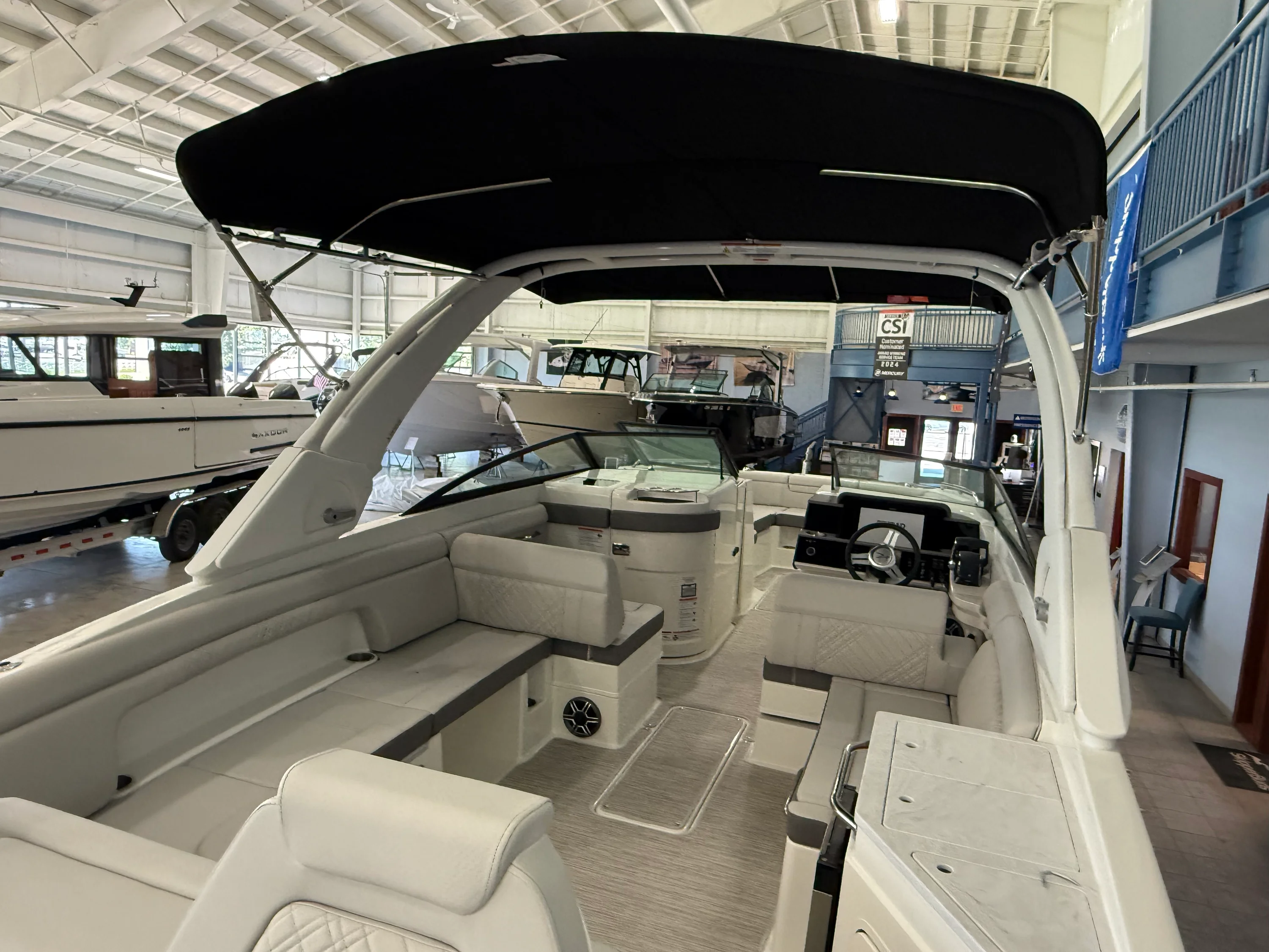 2026 Sea Ray SDX 290 Outboard Image Thumbnail #7