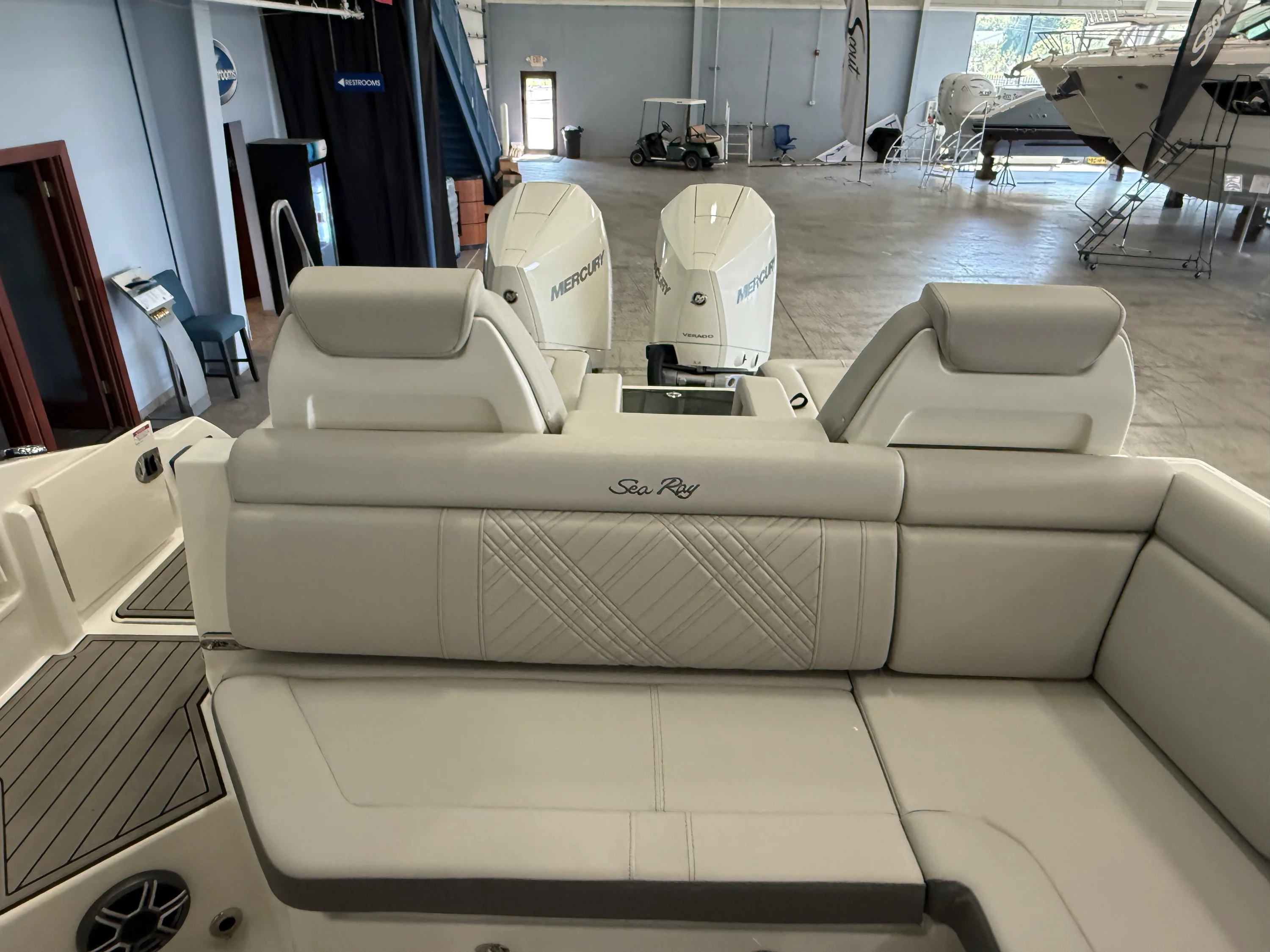 2026 Sea Ray SDX 290 Outboard Image Thumbnail #14