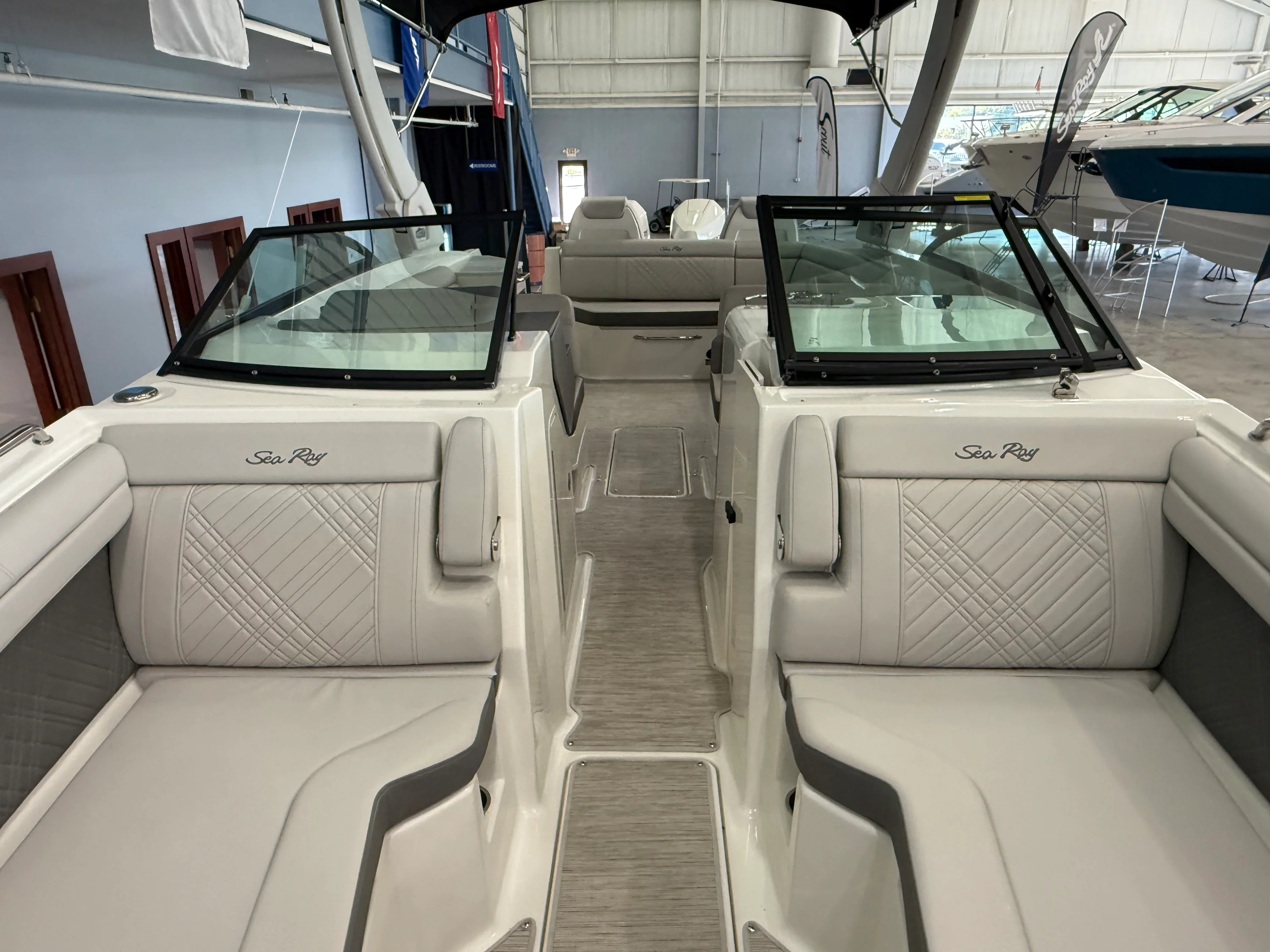 2026 Sea Ray SDX 290 Outboard Image Thumbnail #23