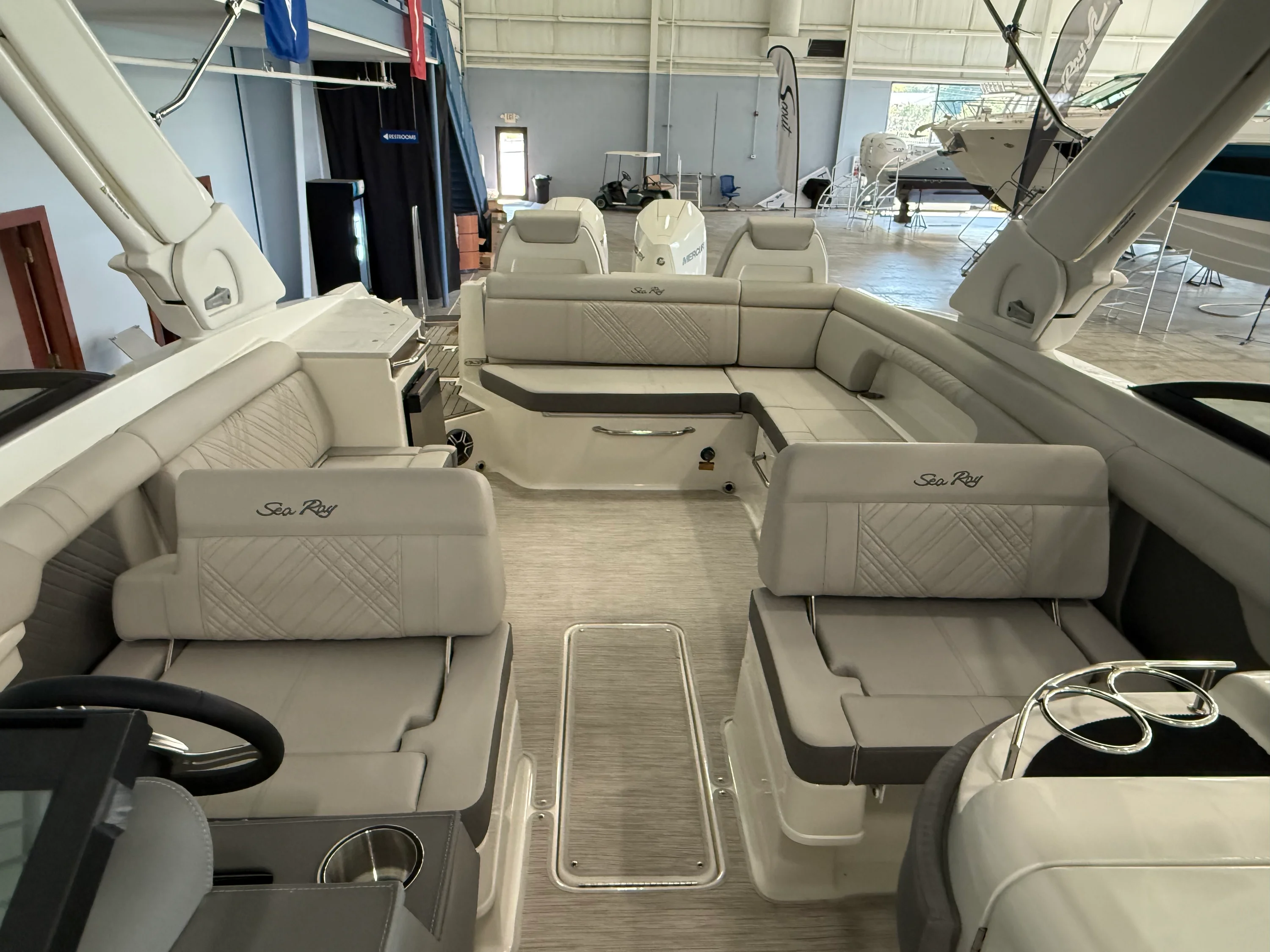 2026 Sea Ray SDX 290 Outboard Image Thumbnail #18