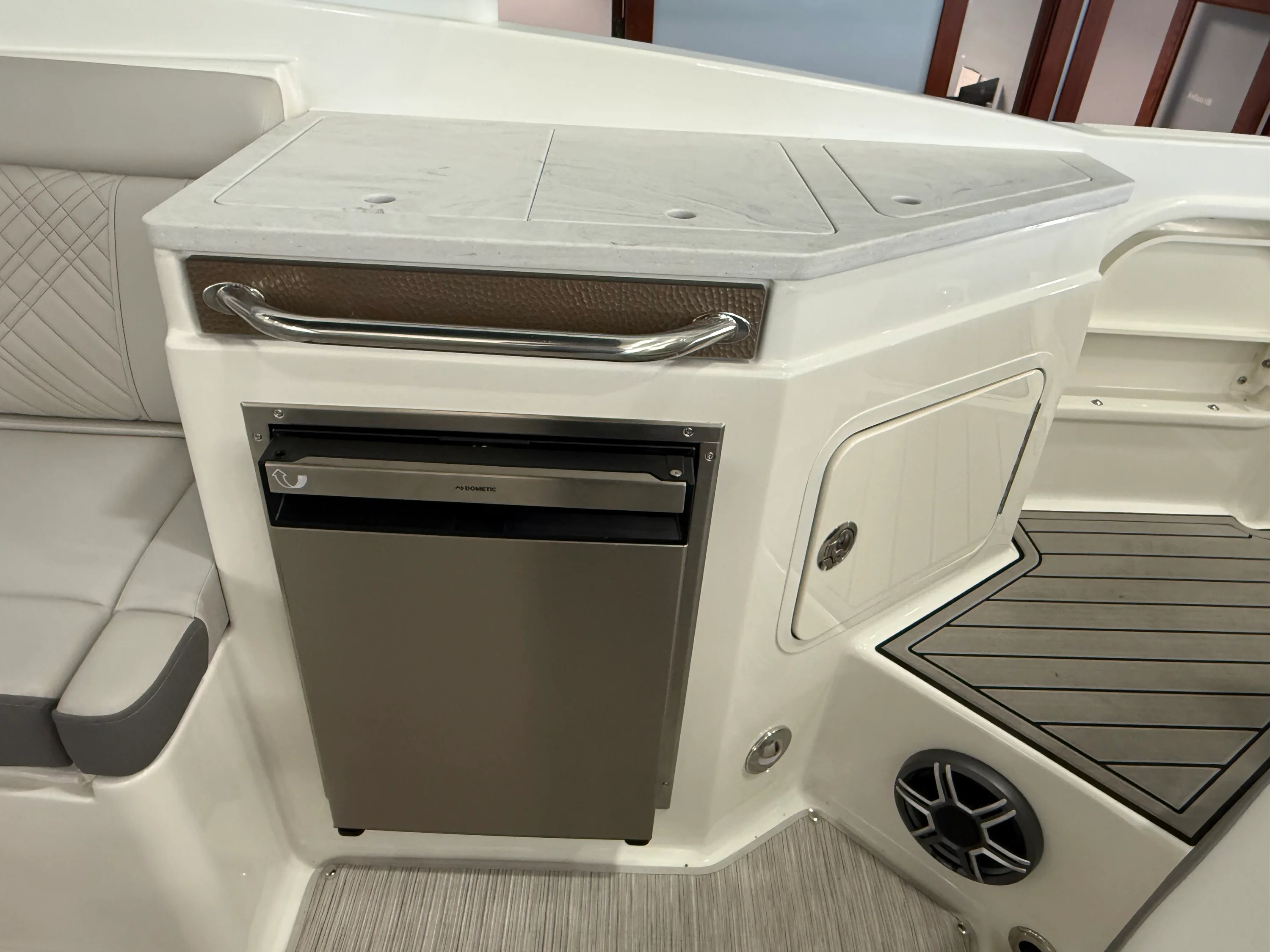 2026 Sea Ray SDX 290 Outboard Image Thumbnail #11