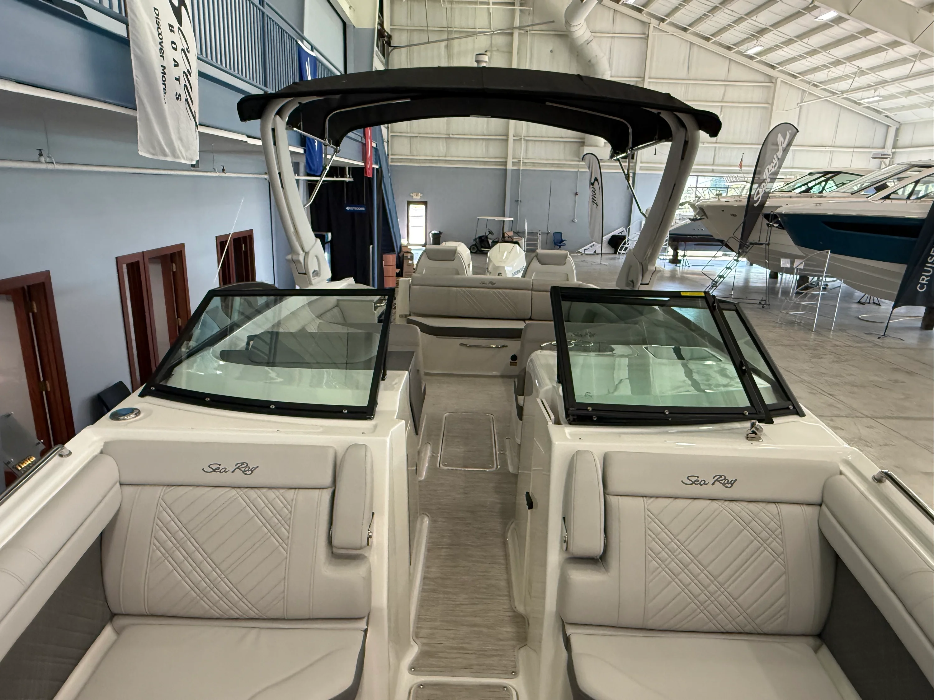 2026 Sea Ray SDX 290 Outboard Image Thumbnail #26