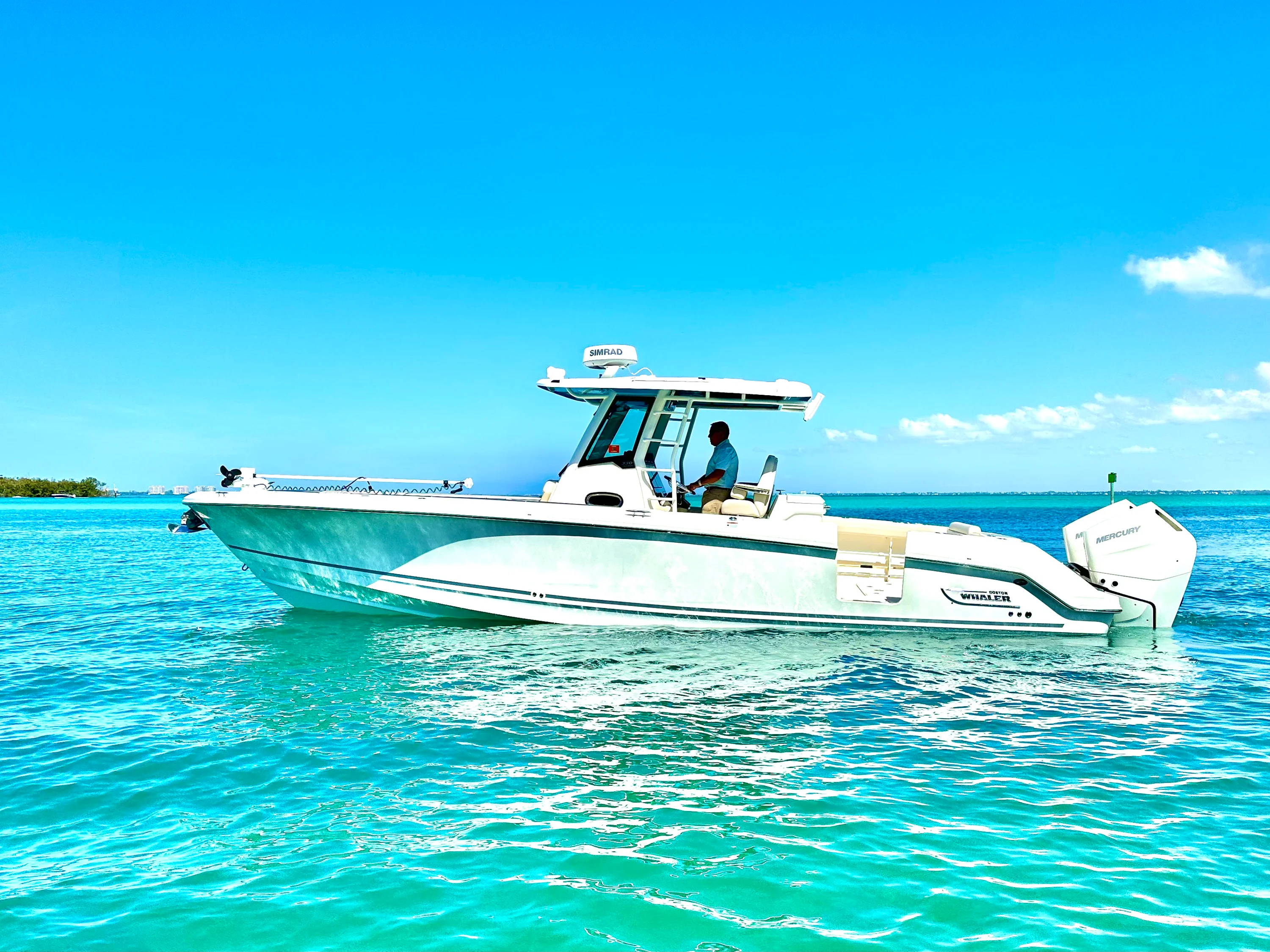 2024 Boston Whaler 330 OUTRAGE Image Thumbnail #2