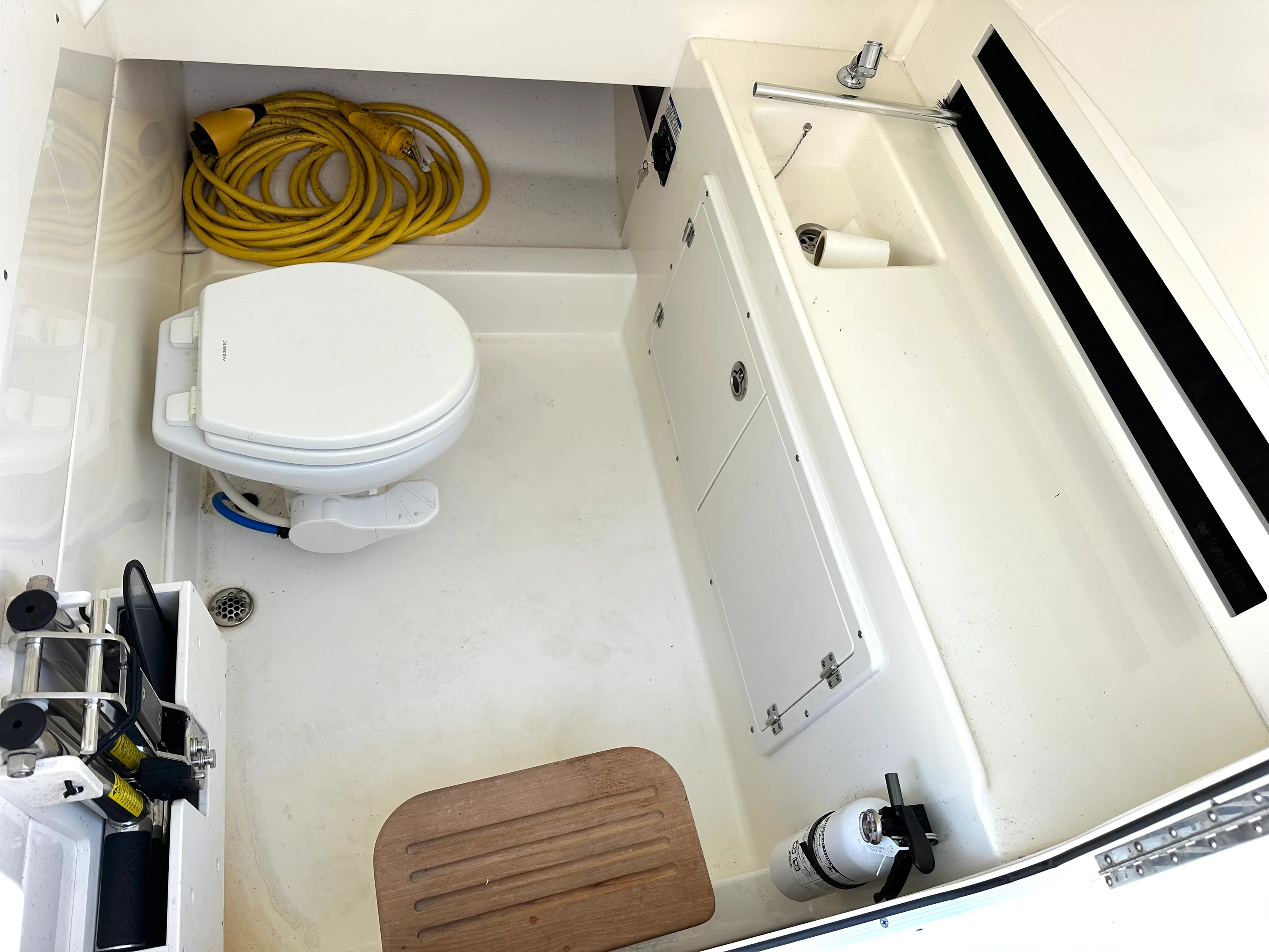 2024 Boston Whaler 330 OUTRAGE Image Thumbnail #26