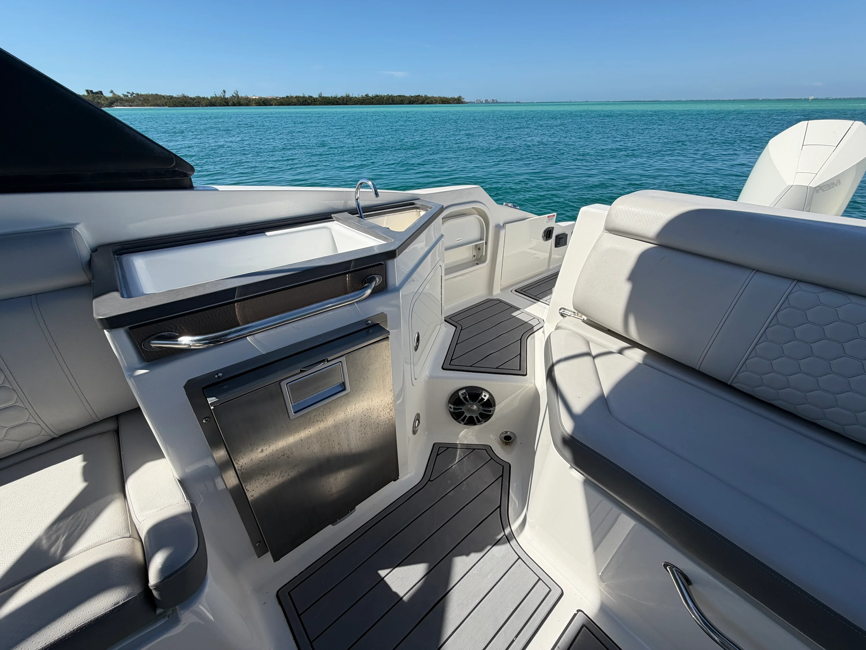 2021 Sea Ray 290 SDX OUTBOARD Image Thumbnail #8