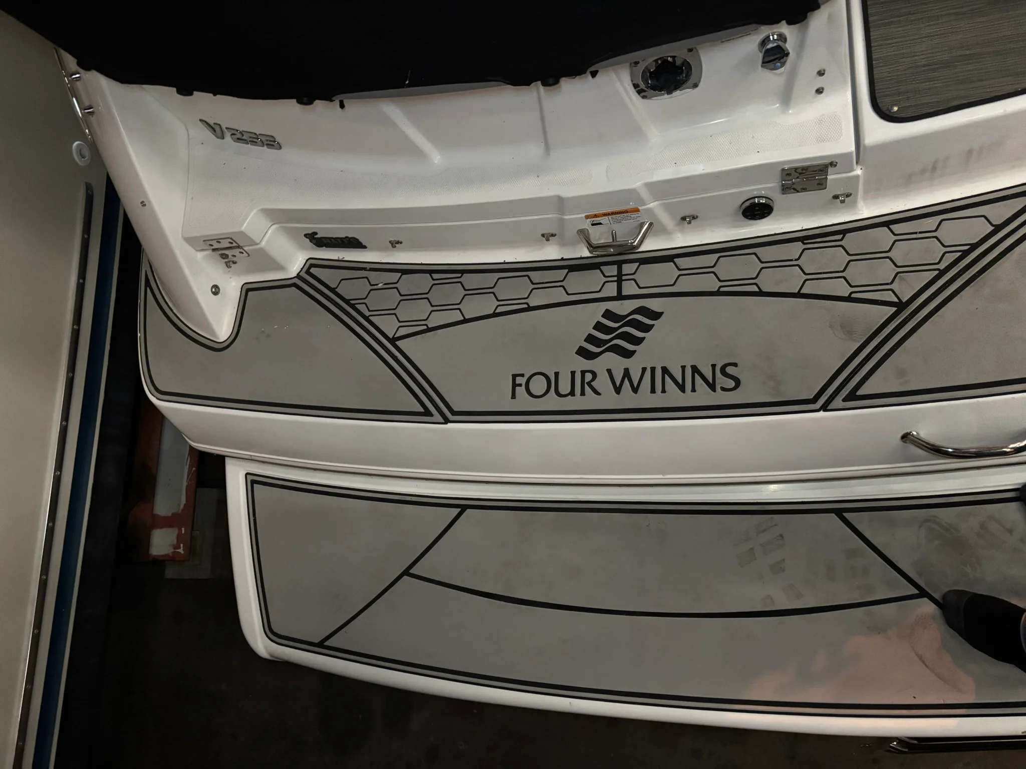 2022 Four Winns V255 Image Thumbnail #5