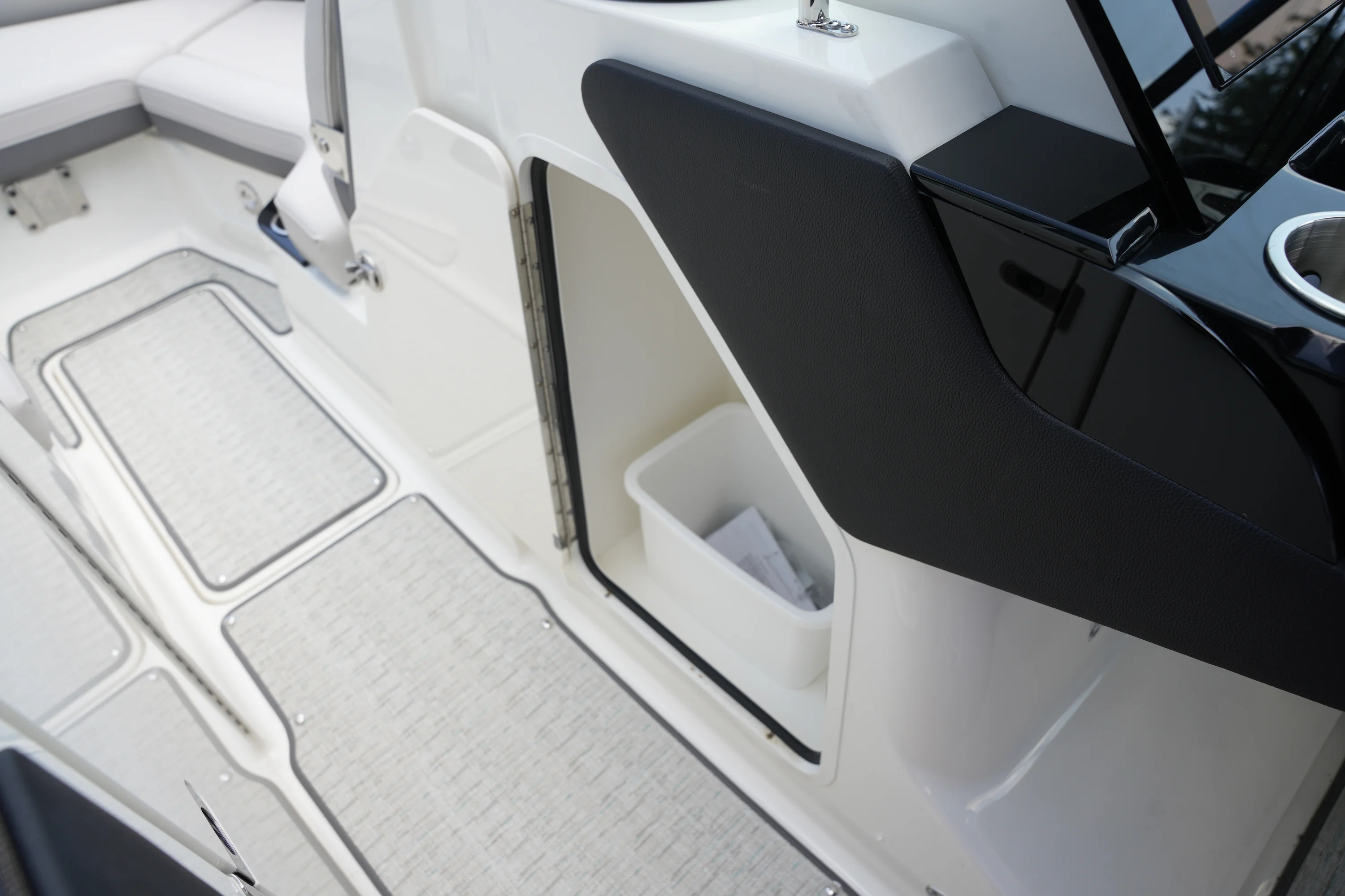 2026 Sea Ray SLX 280 Image Thumbnail #37