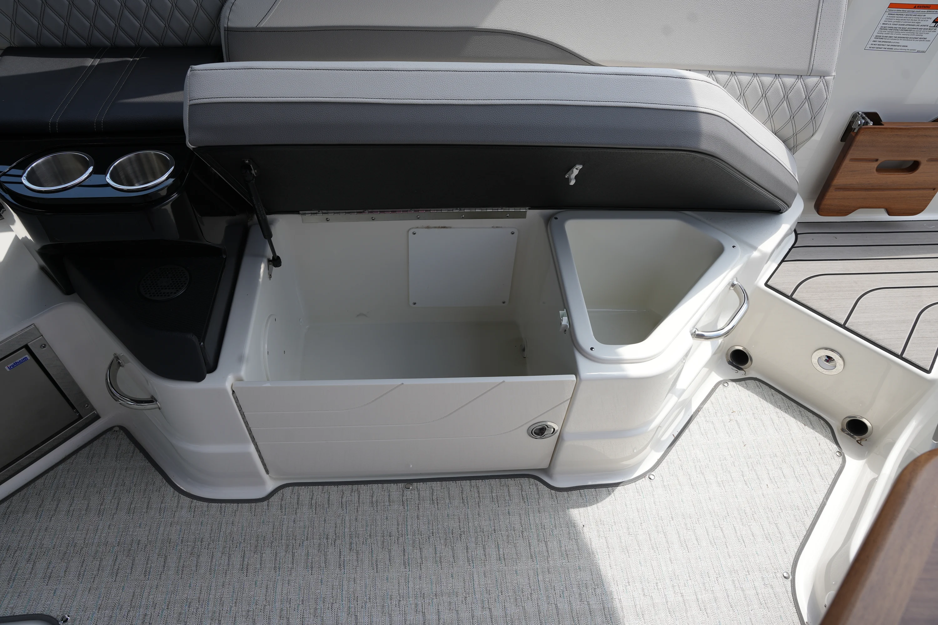 2026 Sea Ray SLX 280 Image Thumbnail #16
