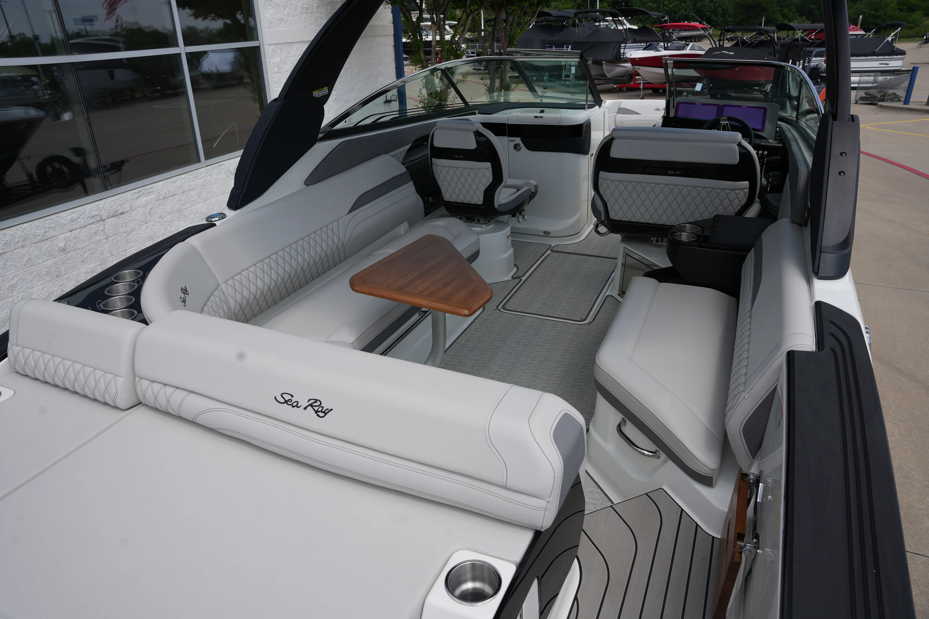 2026 Sea Ray SLX 280 Image Thumbnail #10