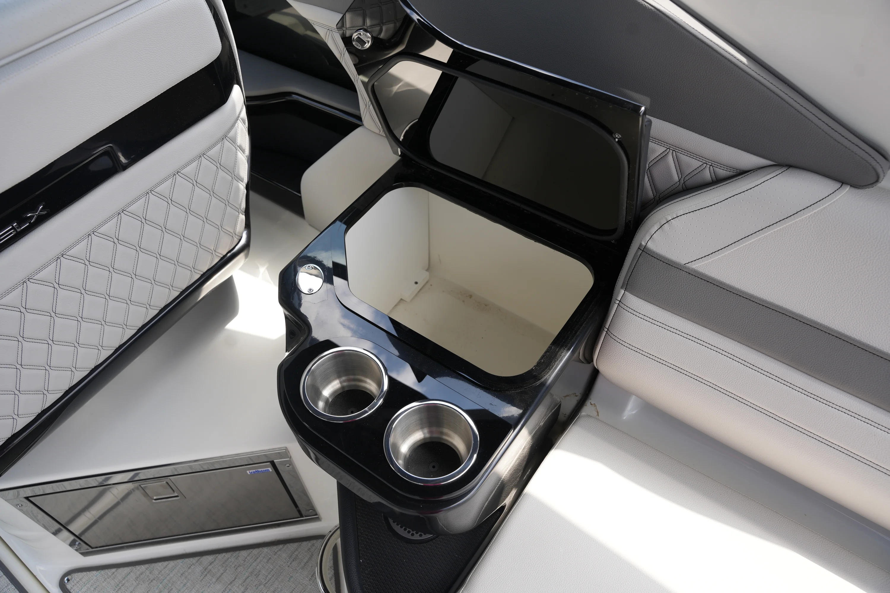 2026 Sea Ray SLX 280 Image Thumbnail #18