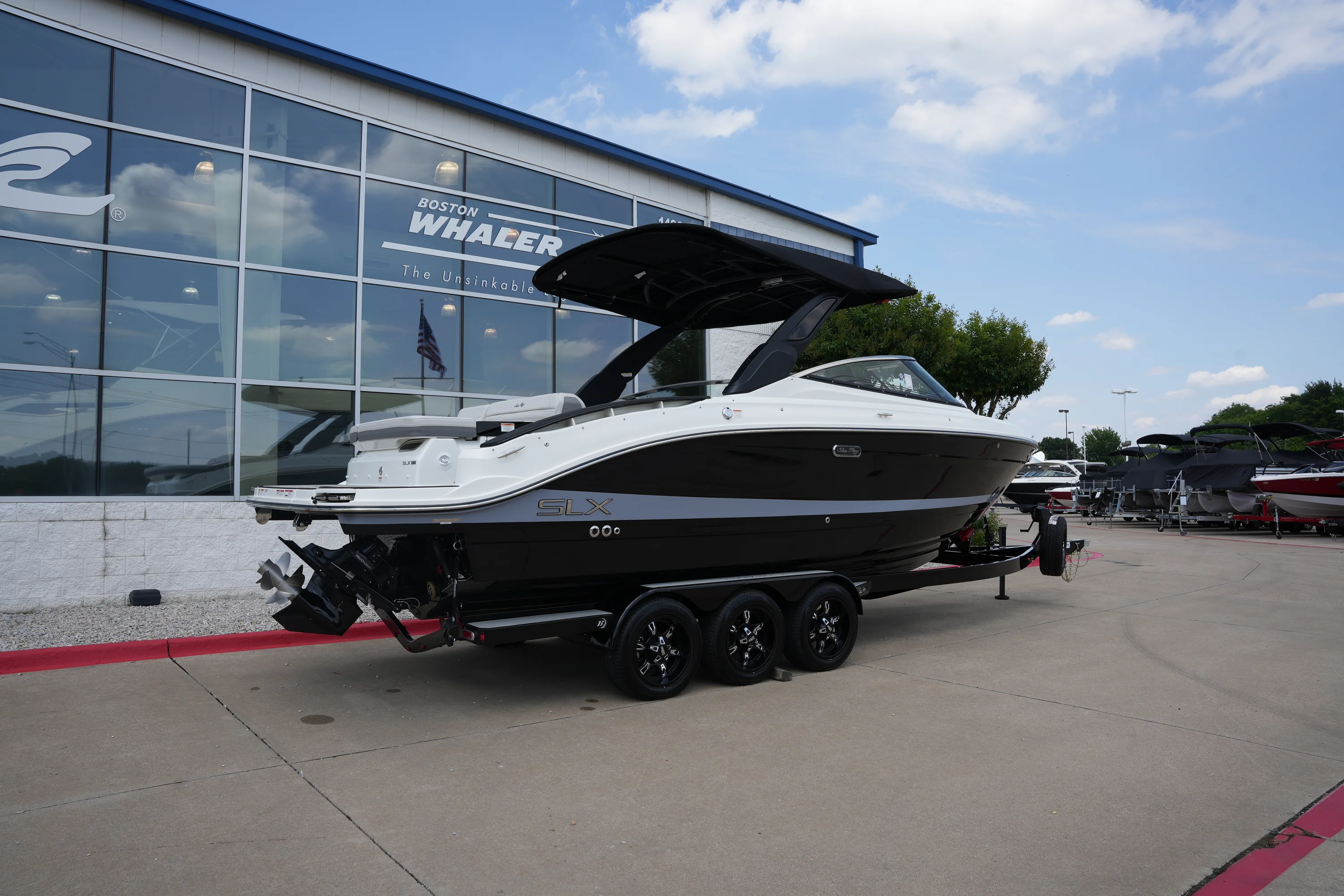2026 Sea Ray SLX 280 Image Thumbnail #2