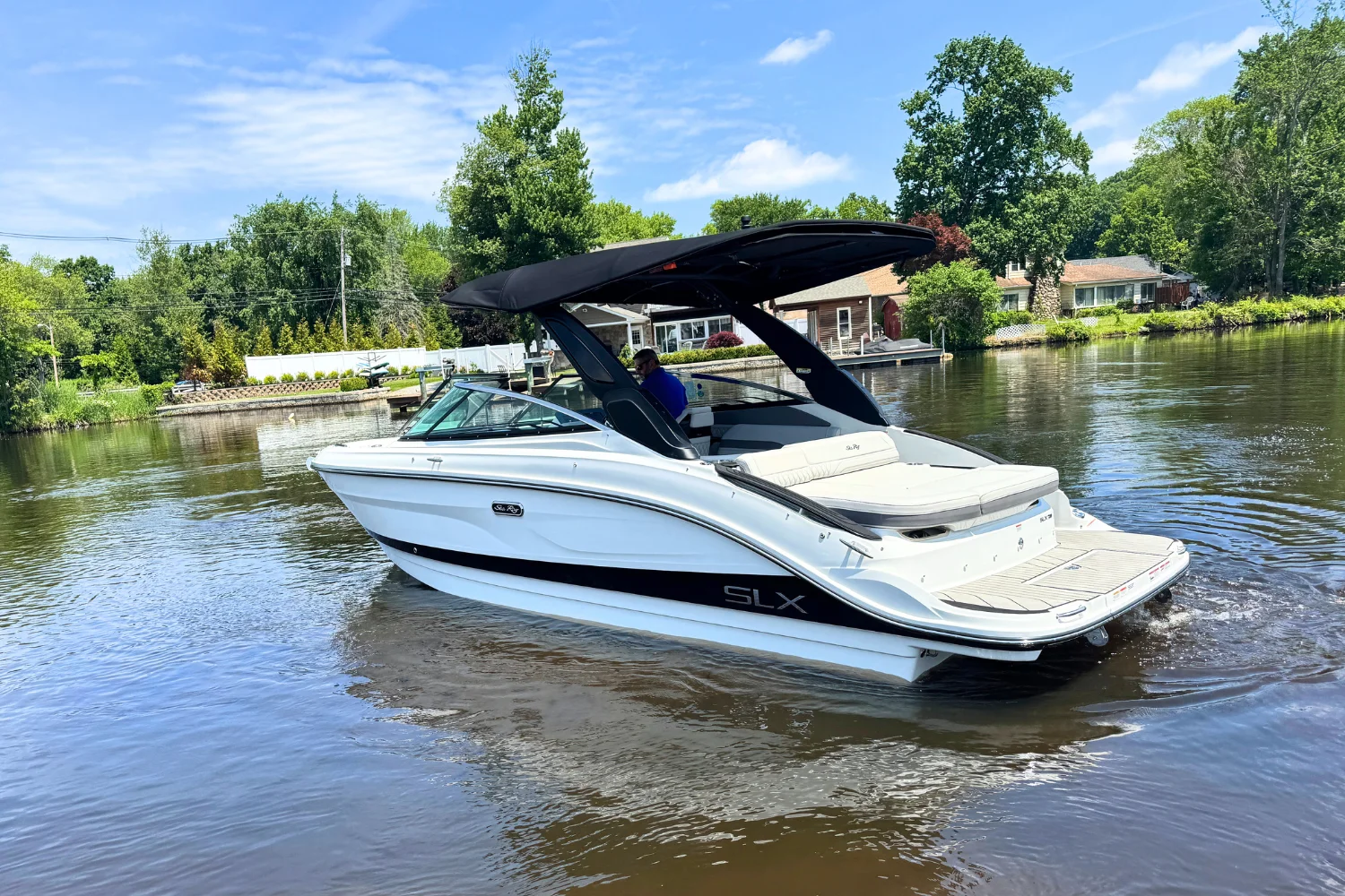 2026 Sea Ray SLX 260 Image Thumbnail #4