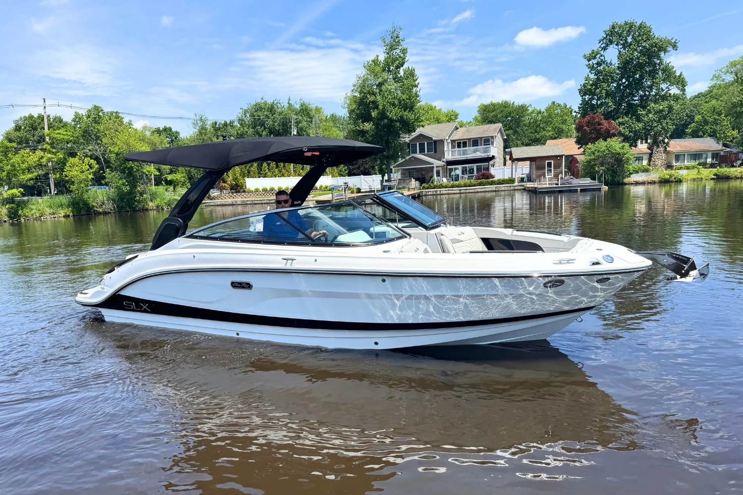 2026 Sea Ray SLX 260 Image Thumbnail #1