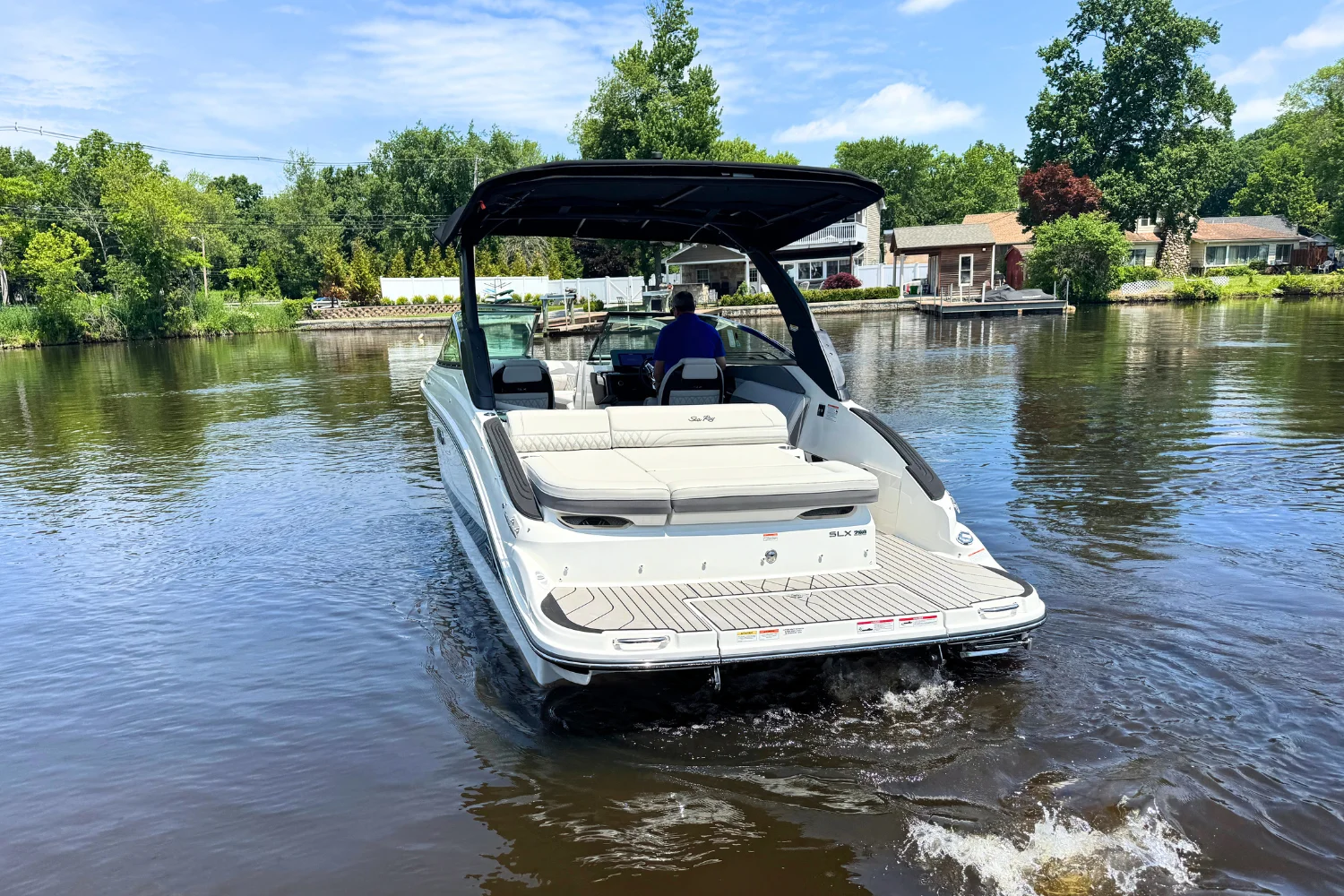 2026 Sea Ray SLX 260 Image Thumbnail #6