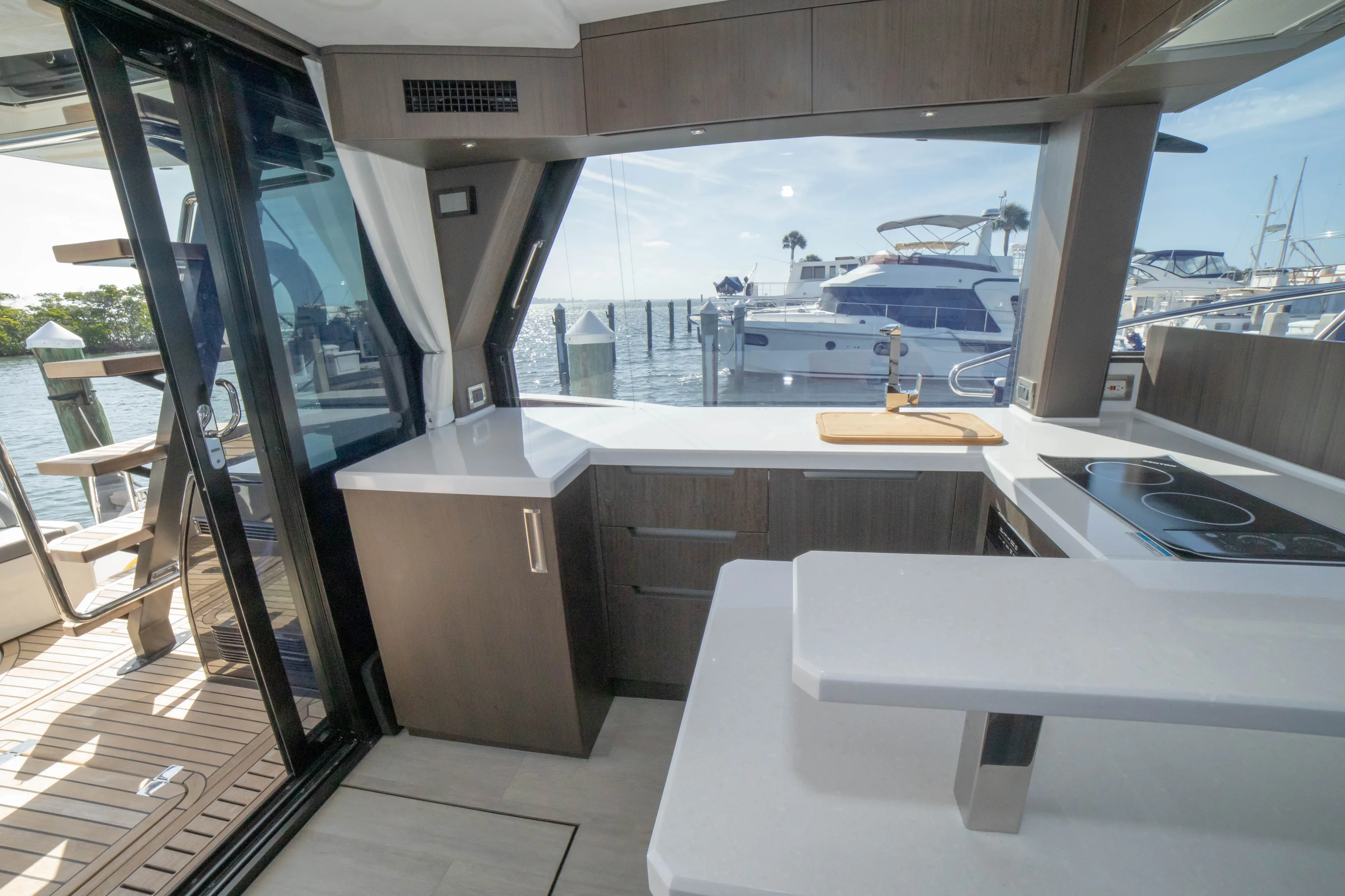 2024 Galeon 510 SKY Image Thumbnail #15