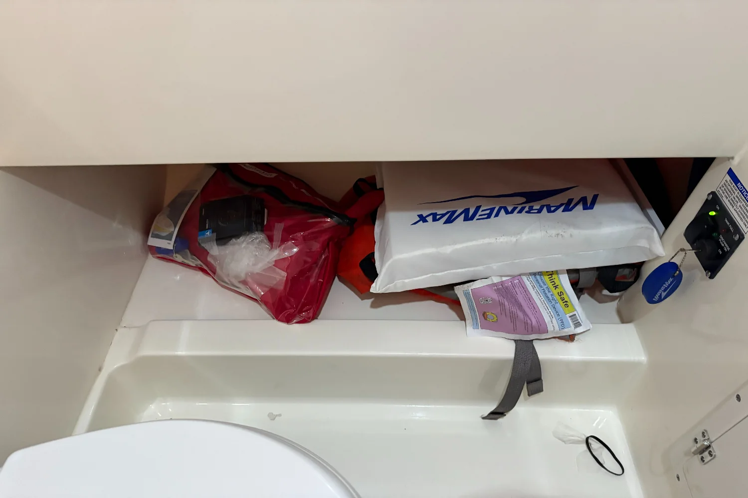 2024 Boston Whaler 330R Image Thumbnail #26