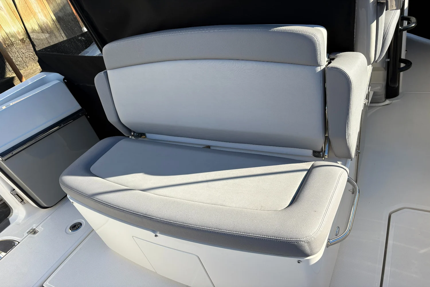 2024 Boston Whaler 330R Image Thumbnail #16