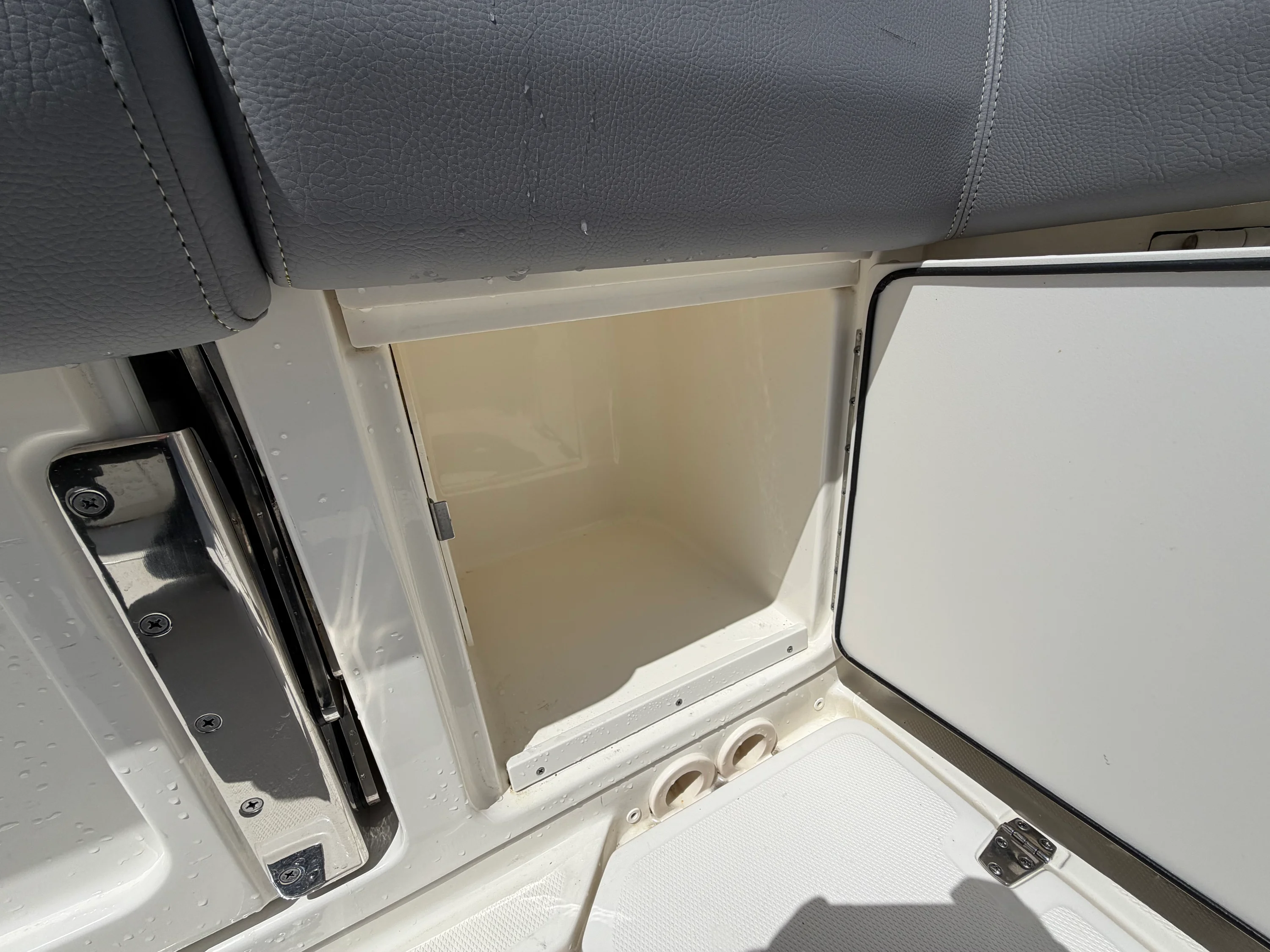 2024 Boston Whaler 330 OUTRAGE Image Thumbnail #17