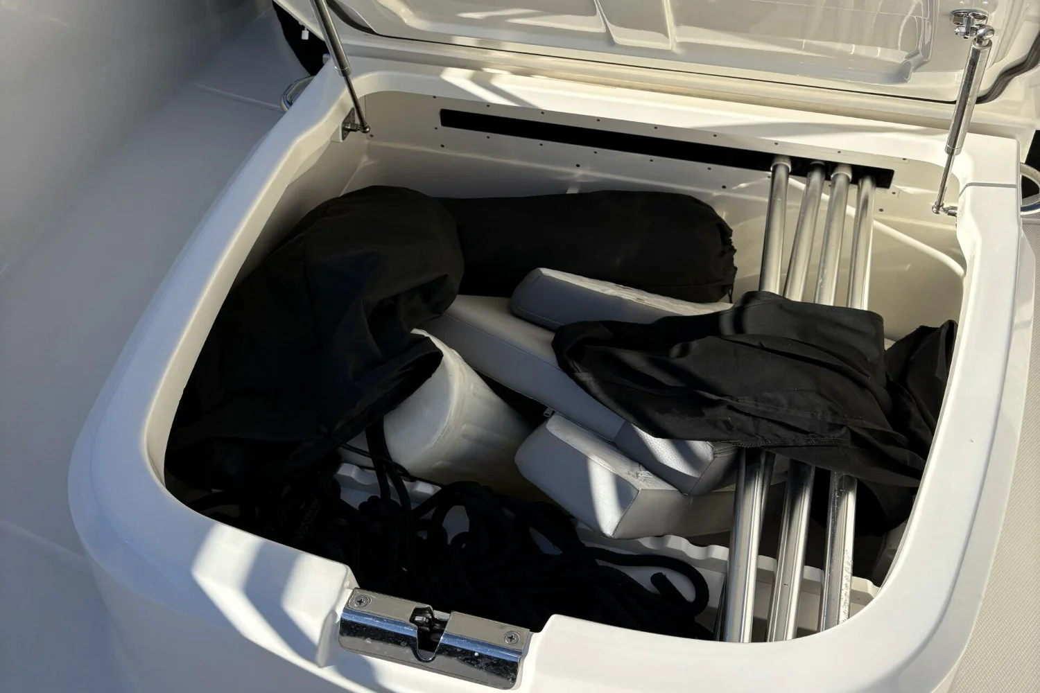 2024 Boston Whaler 330R Image Thumbnail #31