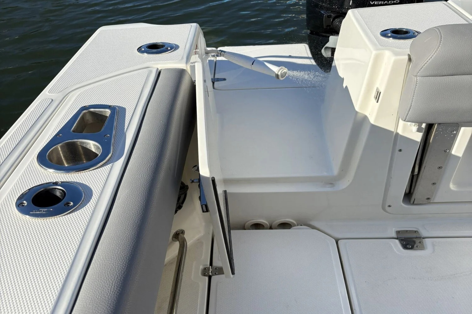 2024 Boston Whaler 330R Image Thumbnail #12