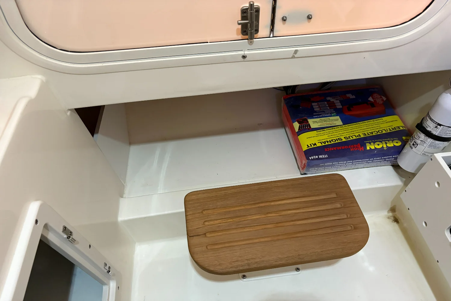 2024 Boston Whaler 330R Image Thumbnail #25