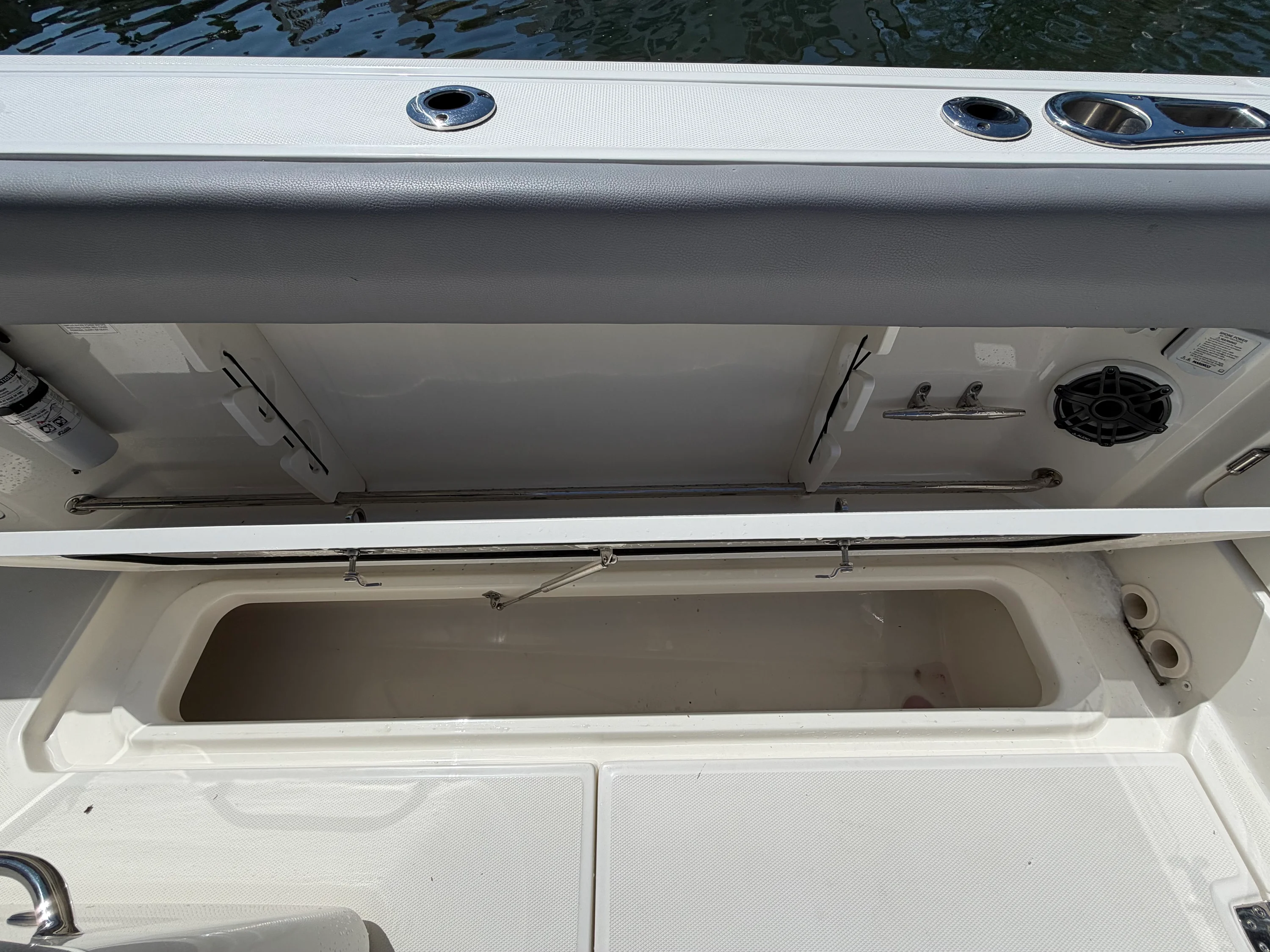 2024 Boston Whaler 330 OUTRAGE Image Thumbnail #15
