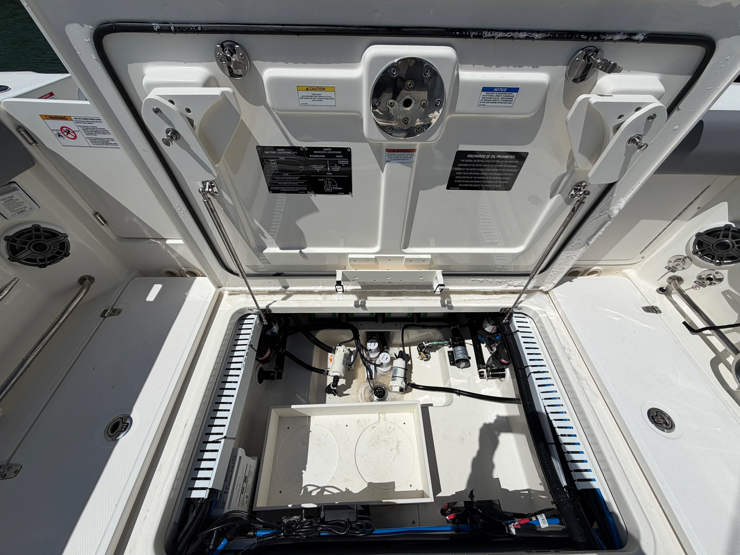 2024 Boston Whaler 330 OUTRAGE Image Thumbnail #44