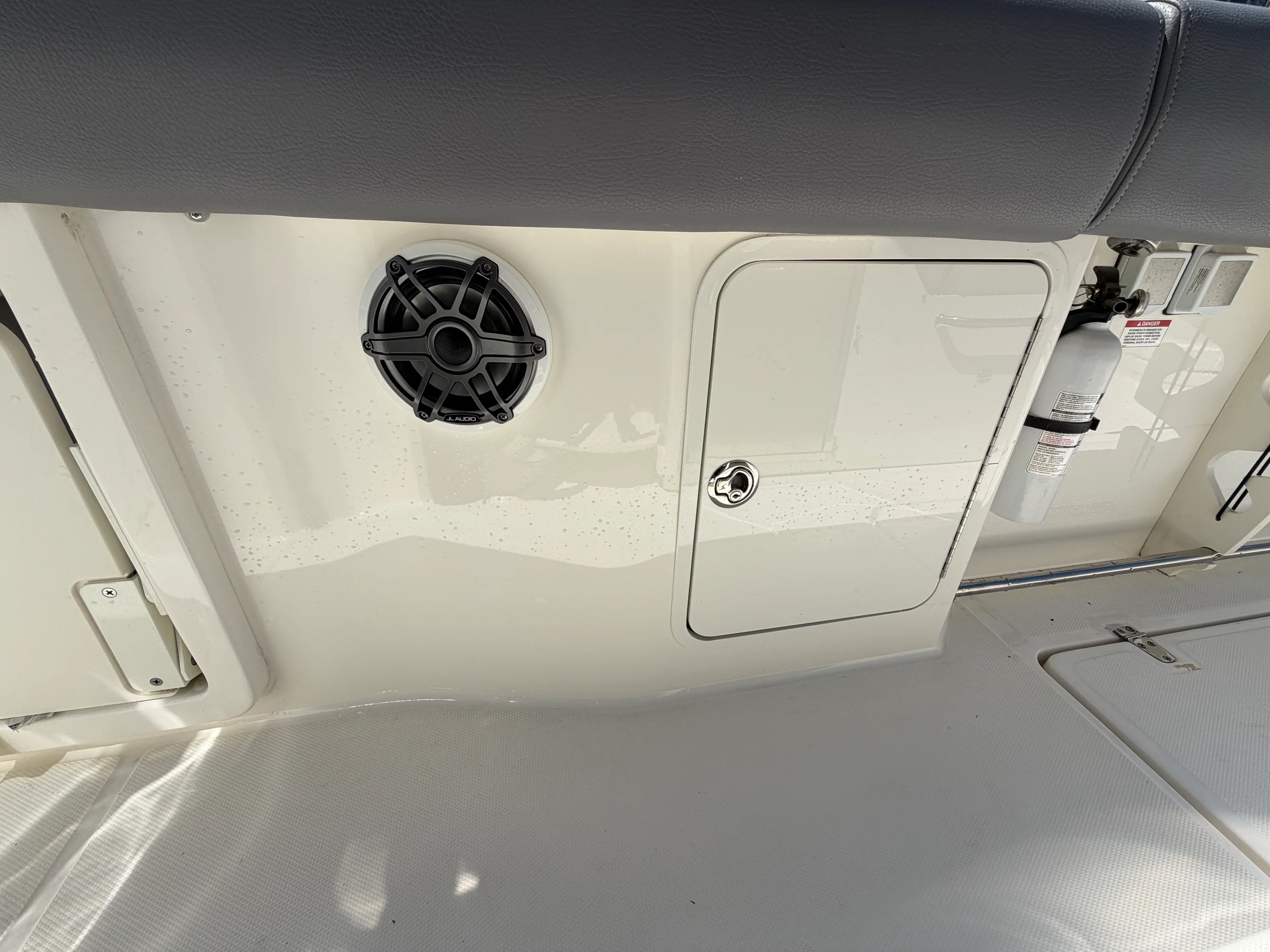 2024 Boston Whaler 330 OUTRAGE Image Thumbnail #27