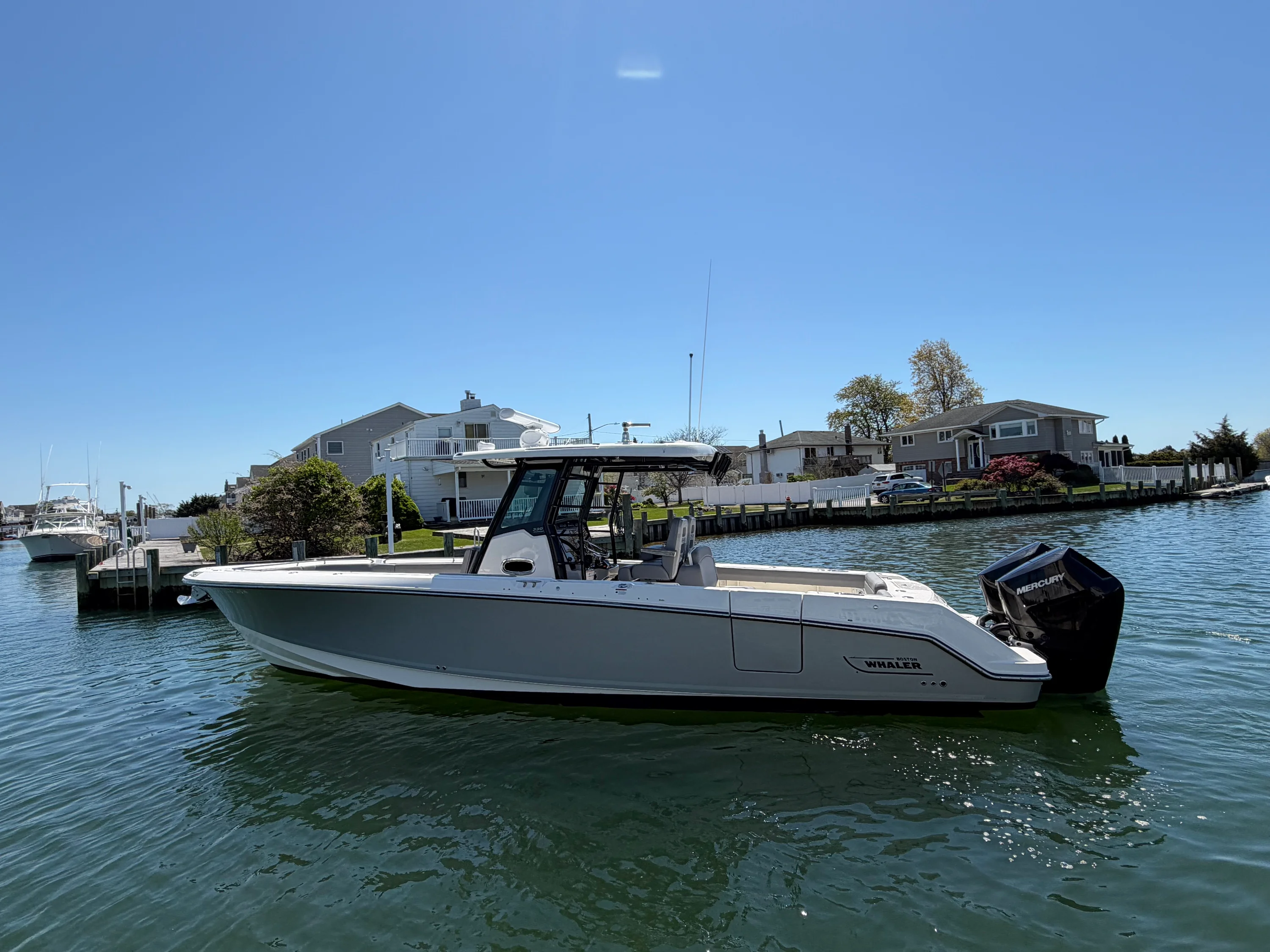 2024 Boston Whaler 330 OUTRAGE Image Thumbnail #3