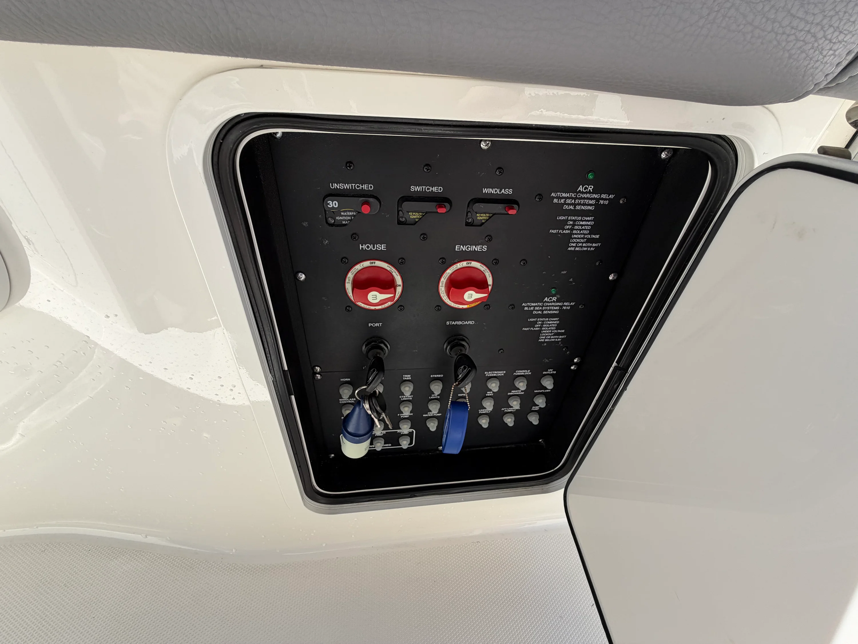 2024 Boston Whaler 330 OUTRAGE Image Thumbnail #28