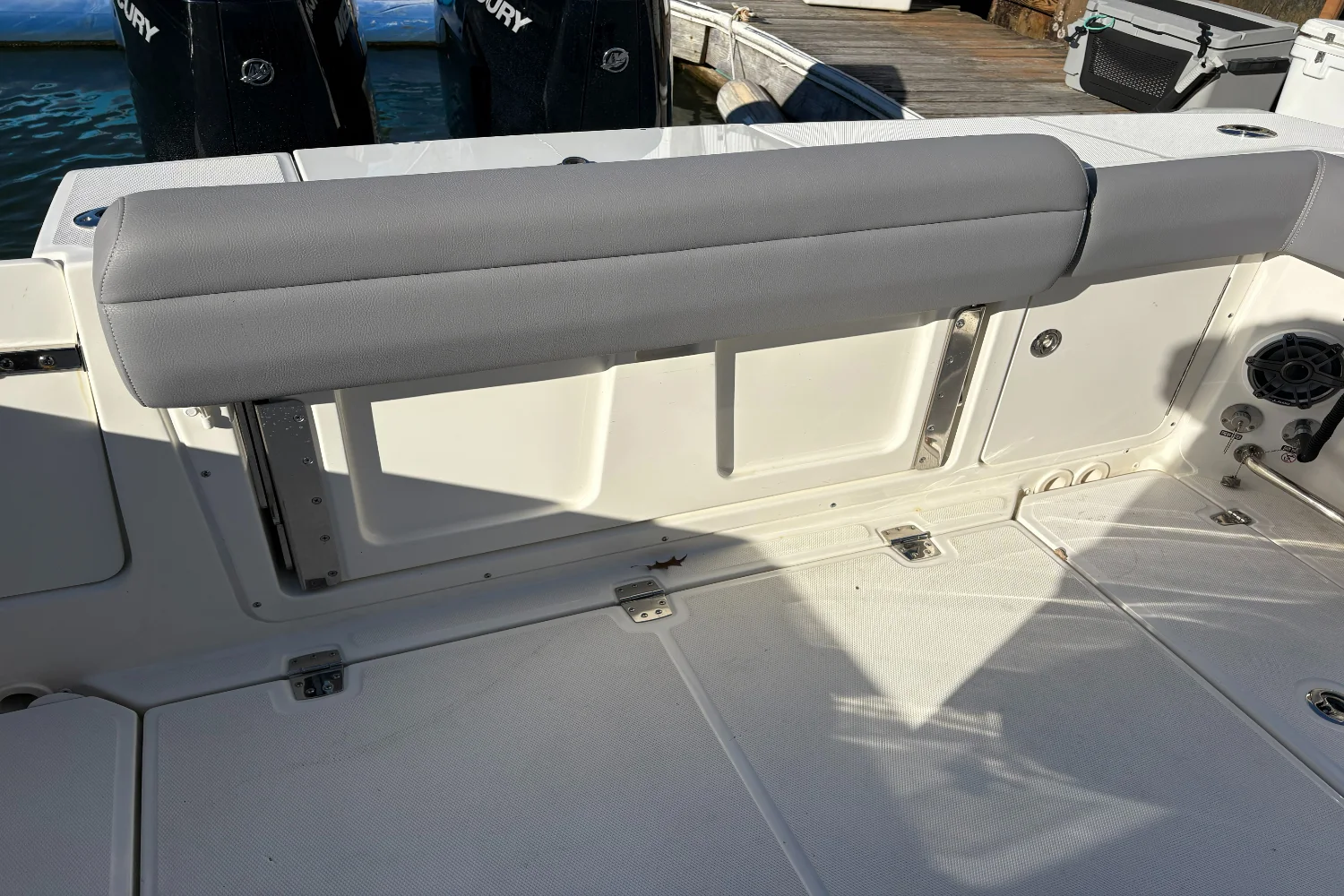 2024 Boston Whaler 330R Image Thumbnail #9