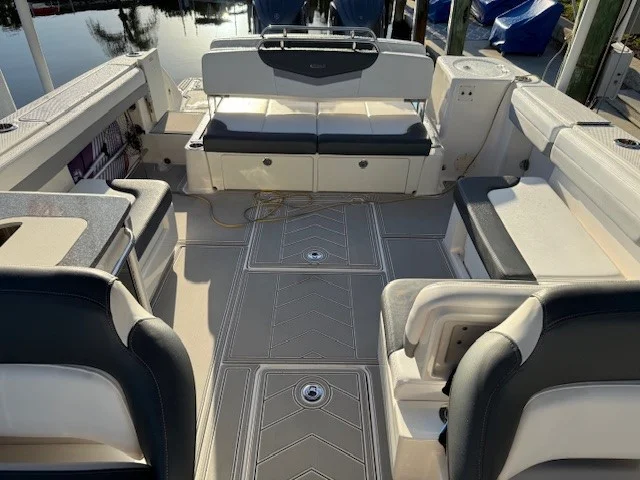 2021 Robalo R317 DUAL CONSOLE Image Thumbnail #7