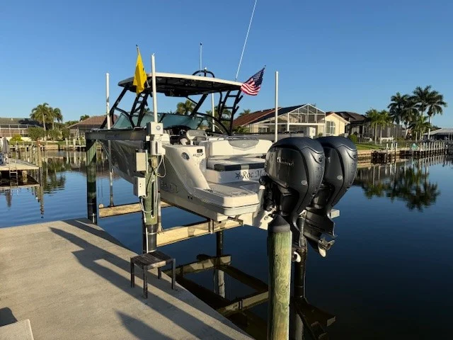 2021 Robalo R317 DUAL CONSOLE Image Thumbnail #2