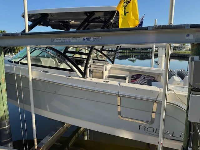 2021 Robalo R317 DUAL CONSOLE Image Thumbnail #3