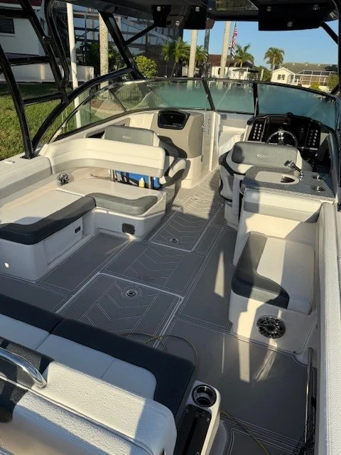 2021 Robalo R317 DUAL CONSOLE Image Thumbnail #5