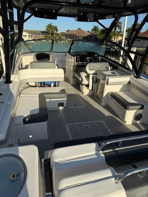 2021 Robalo R317 DUAL CONSOLE Image Thumbnail #4